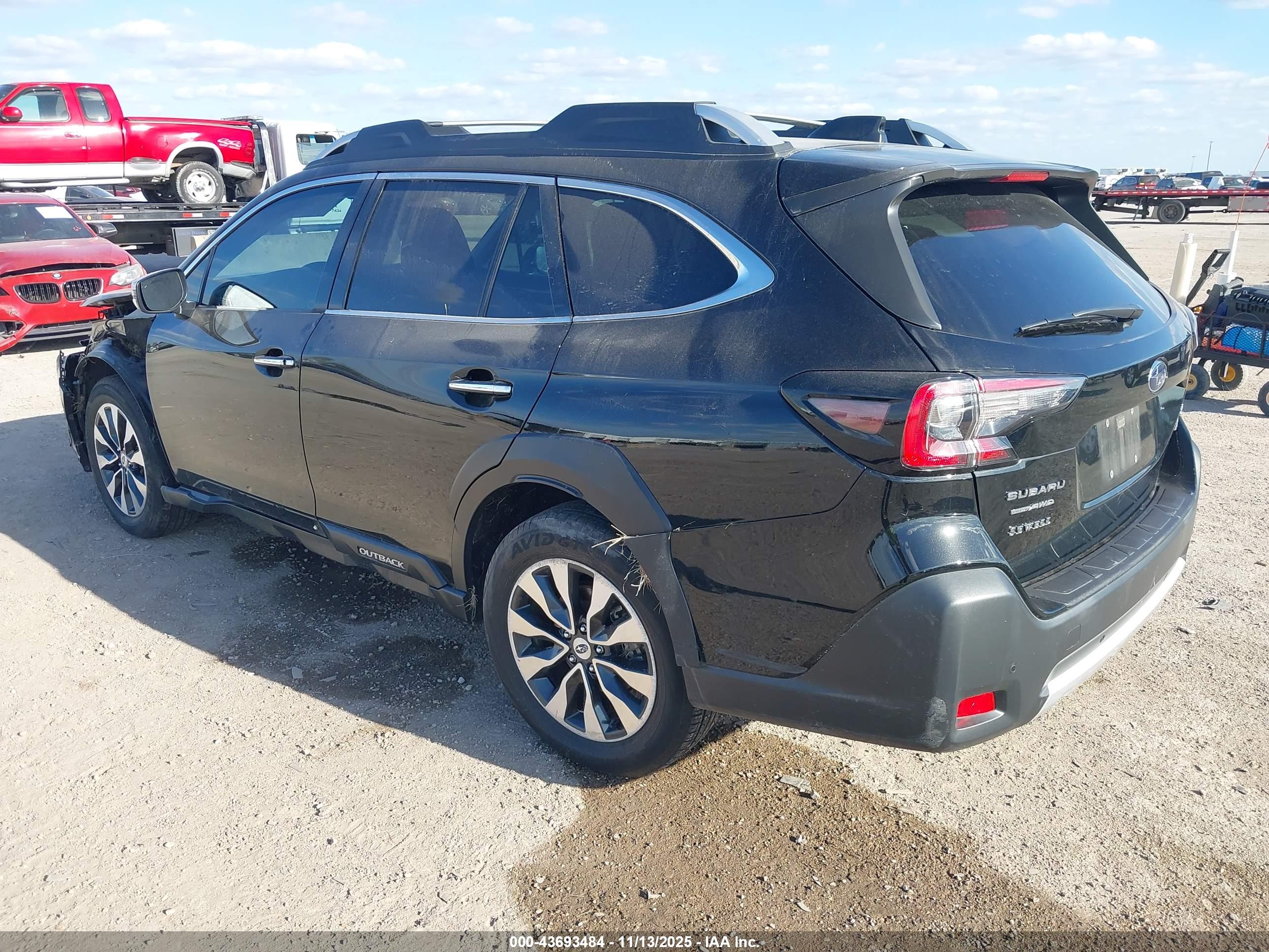 SUBARU OUTBACK image 3