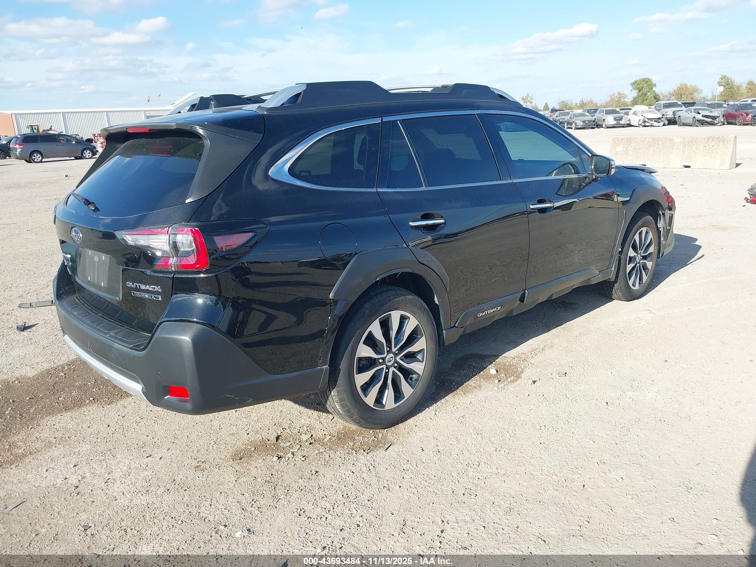 SUBARU OUTBACK image 4