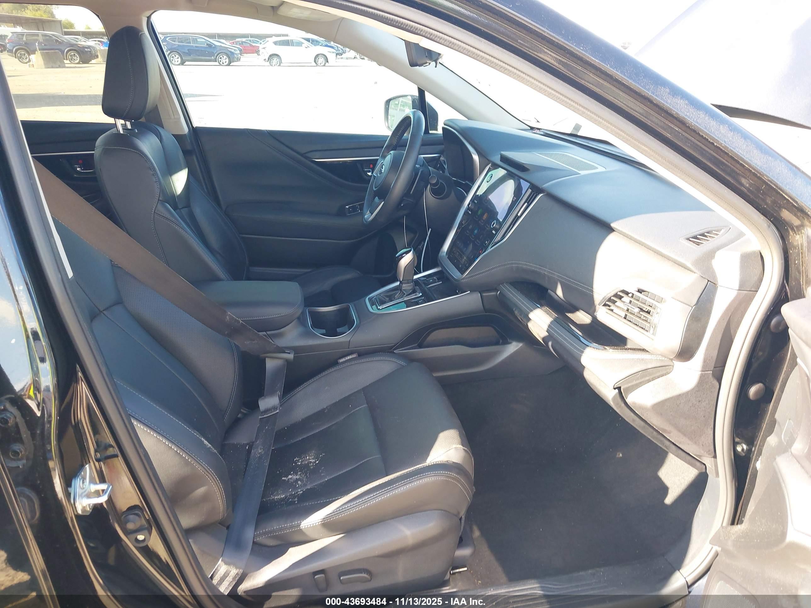 SUBARU OUTBACK image 5