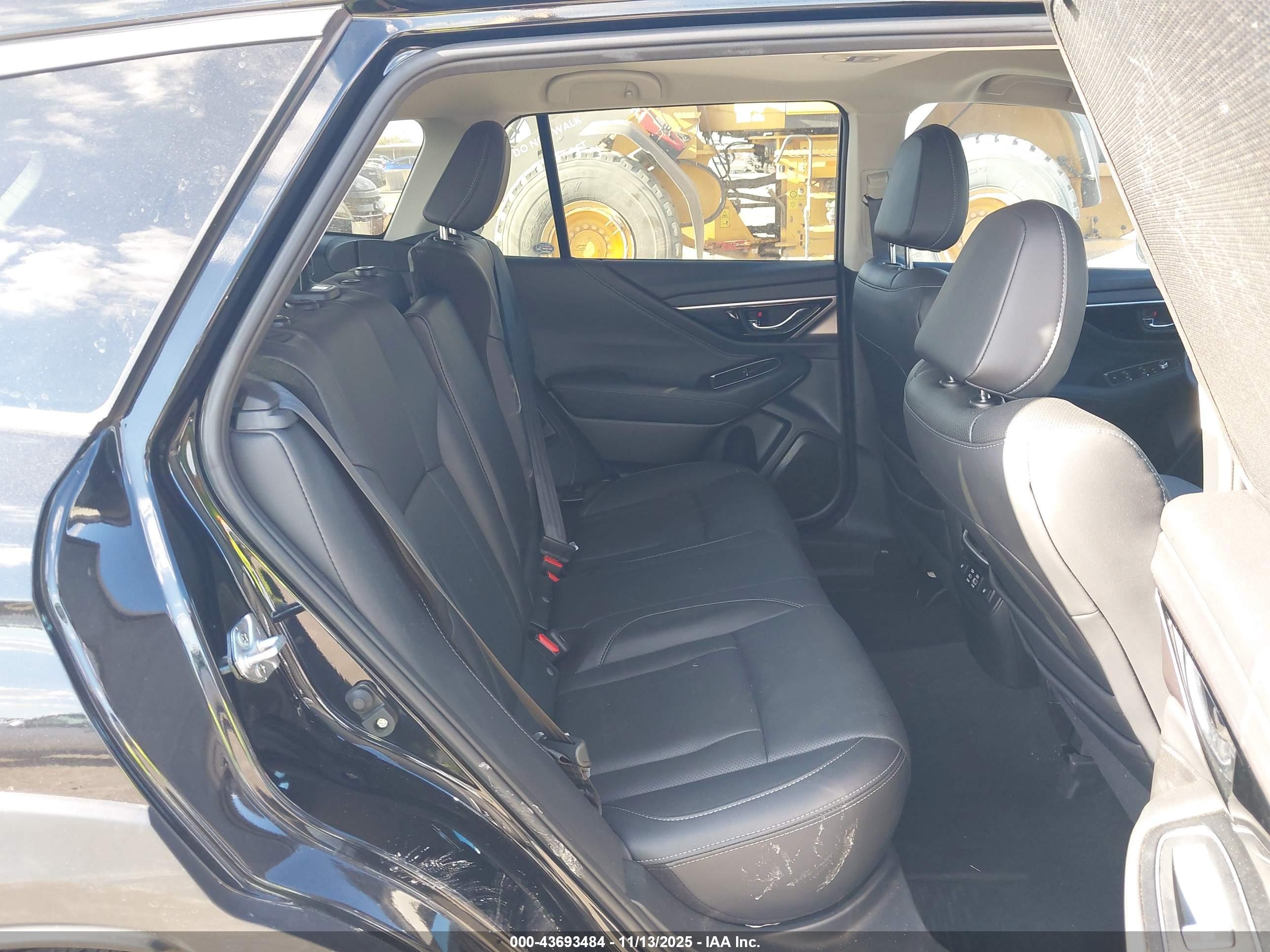 SUBARU OUTBACK image 8