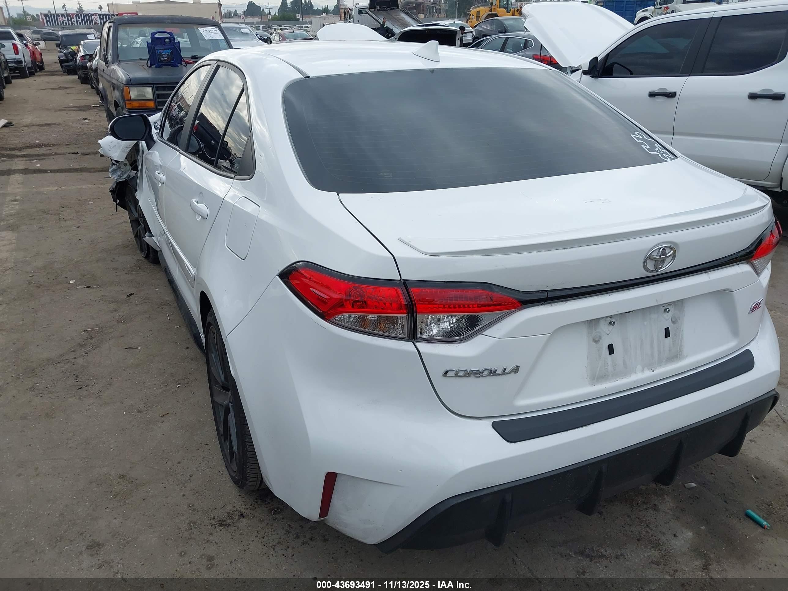 TOYOTA COROLLA image 3