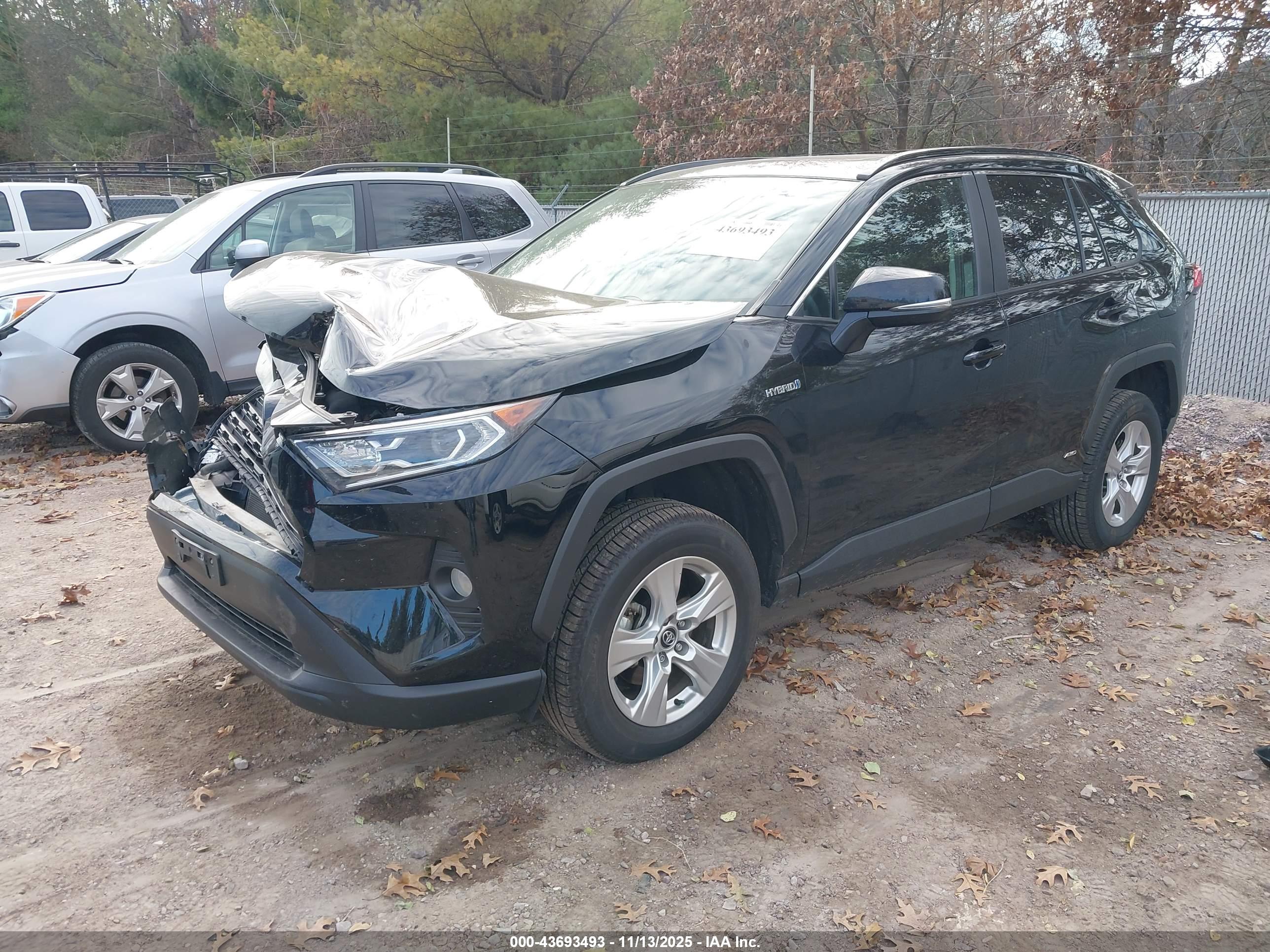TOYOTA RAV4 image 2