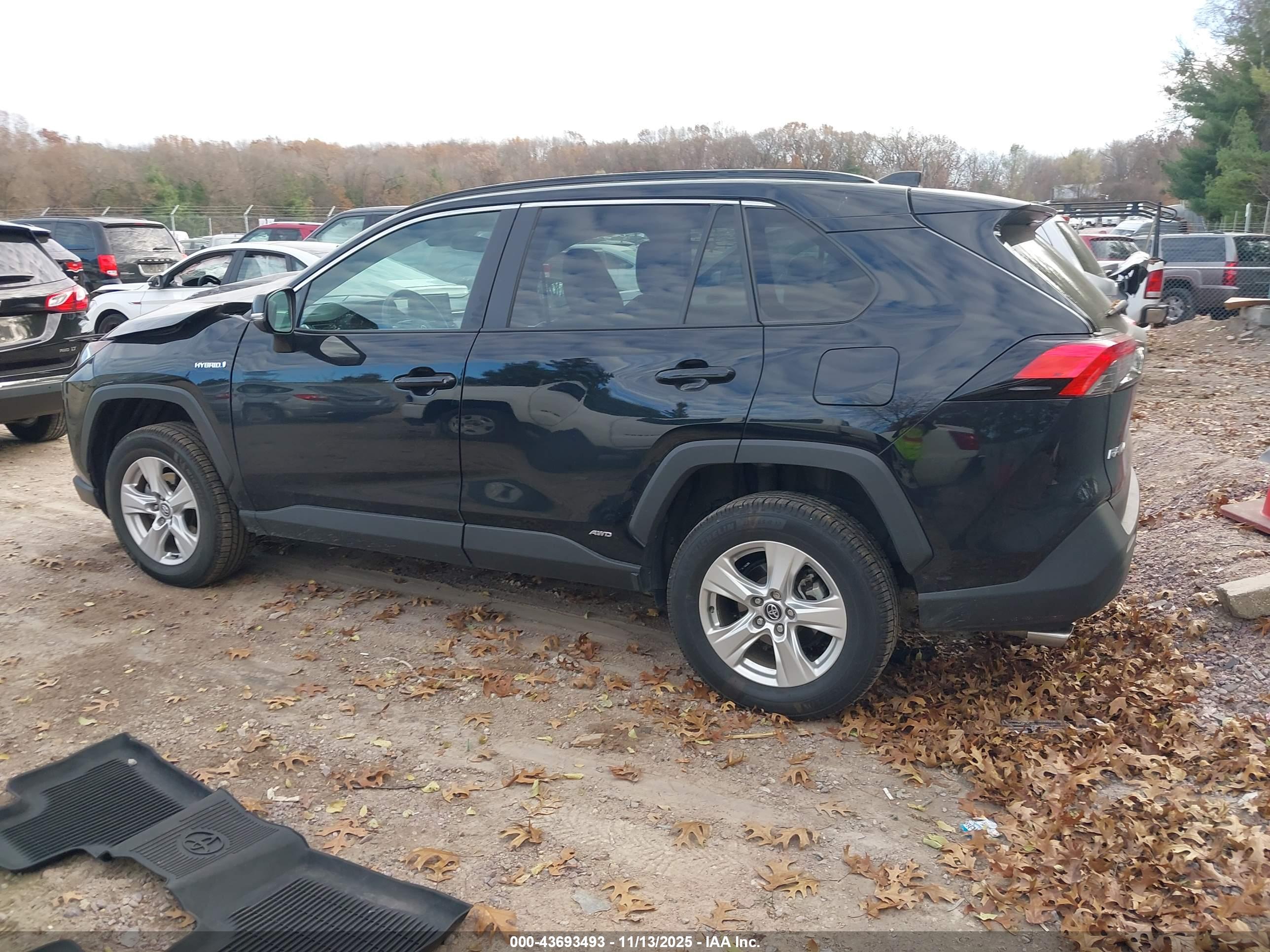 TOYOTA RAV4 image 3