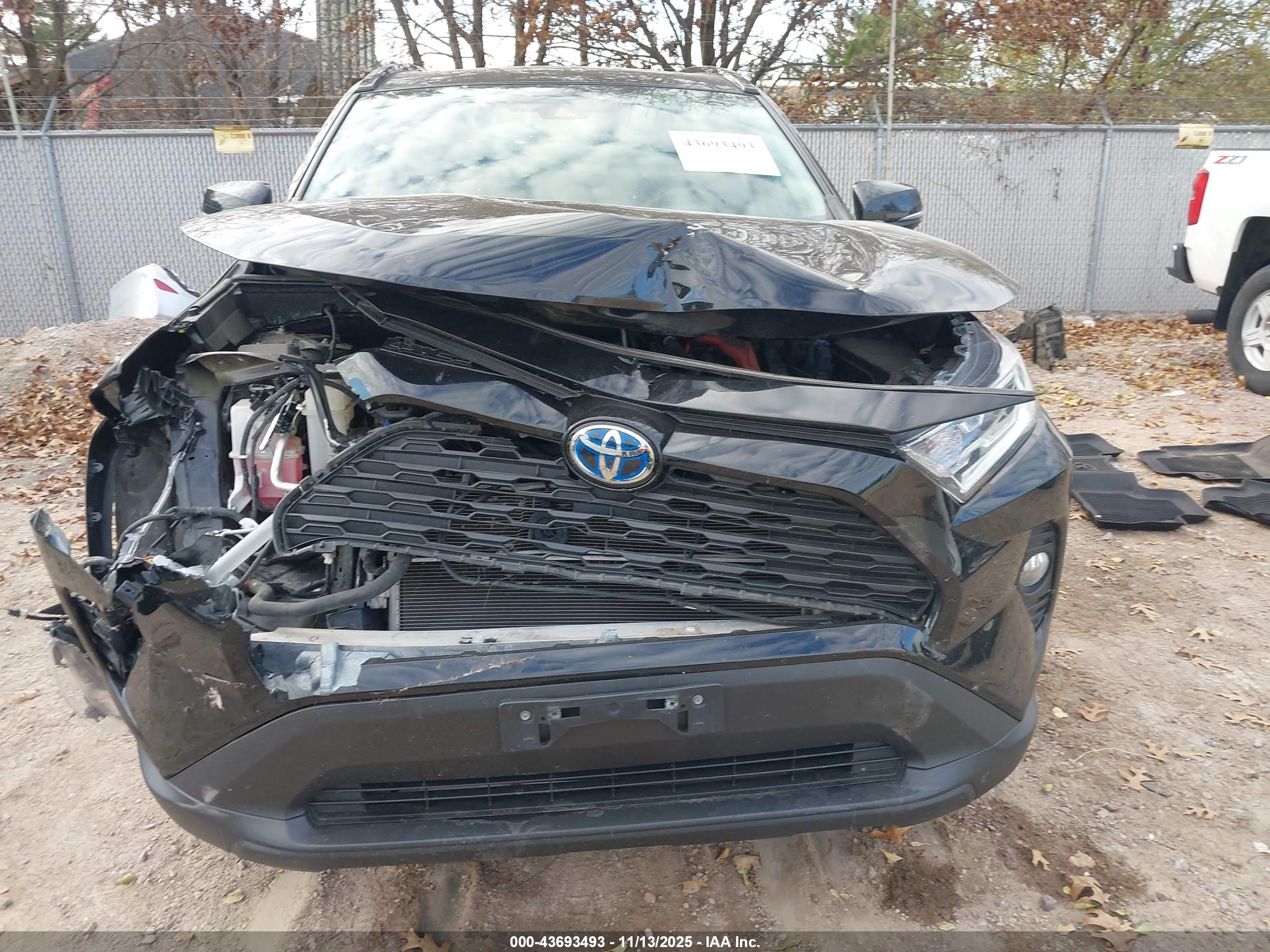 TOYOTA RAV4 image 6
