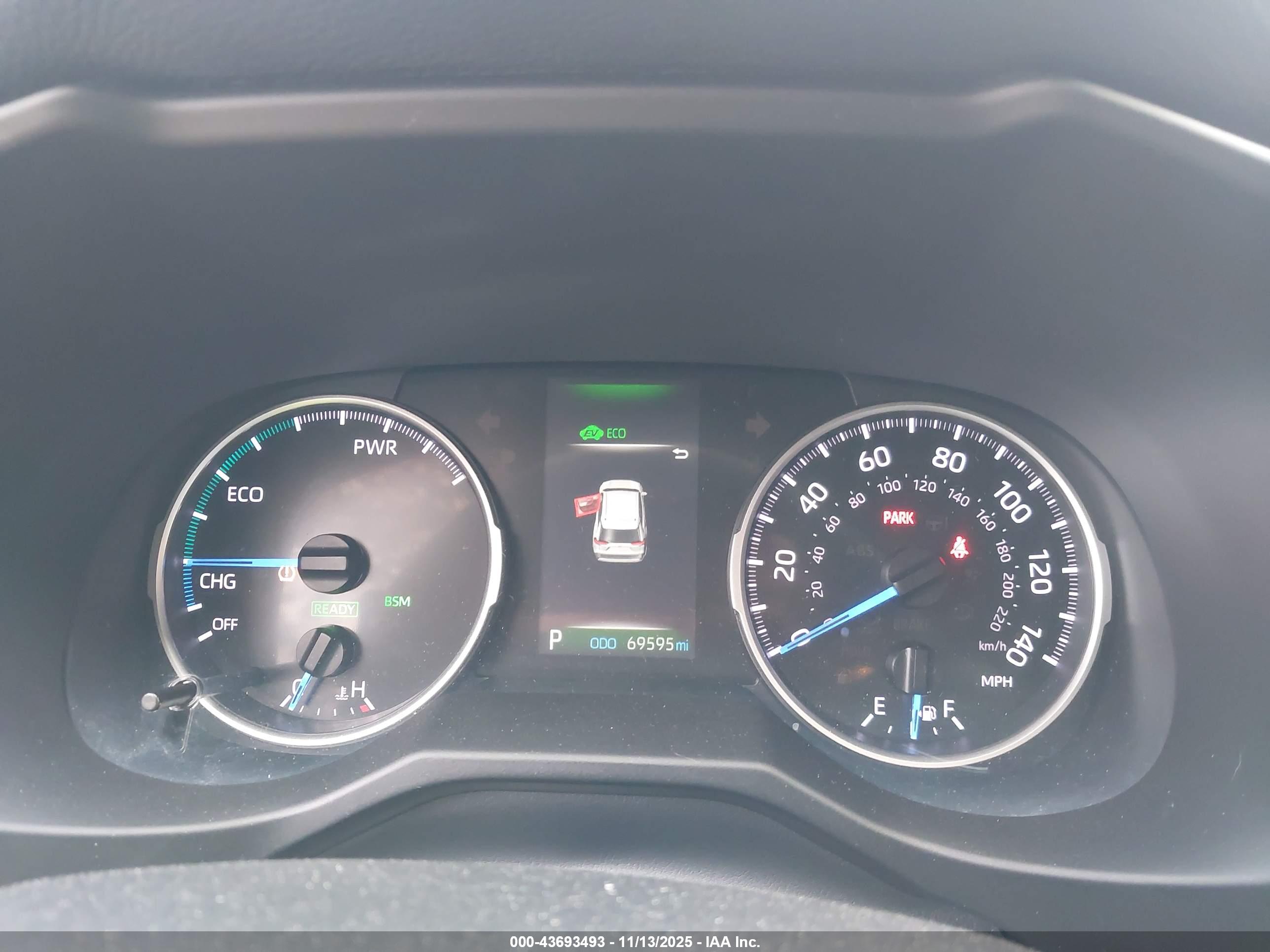 TOYOTA RAV4 image 7