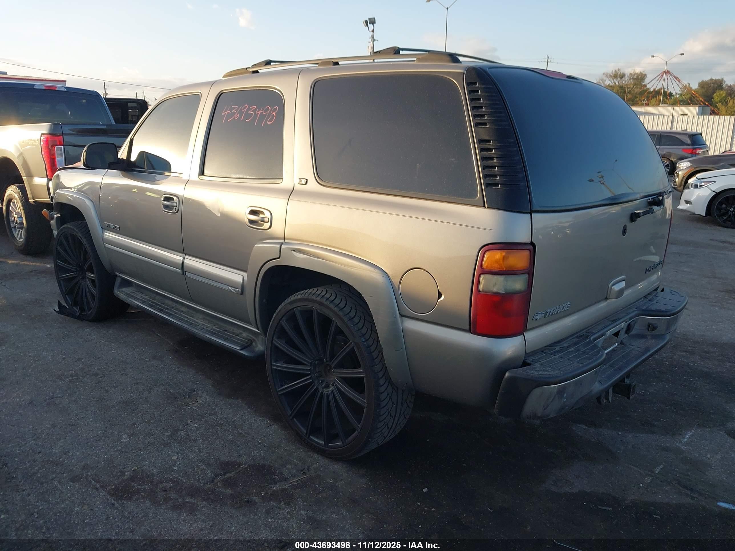 CHEVROLET TAHOE image 3