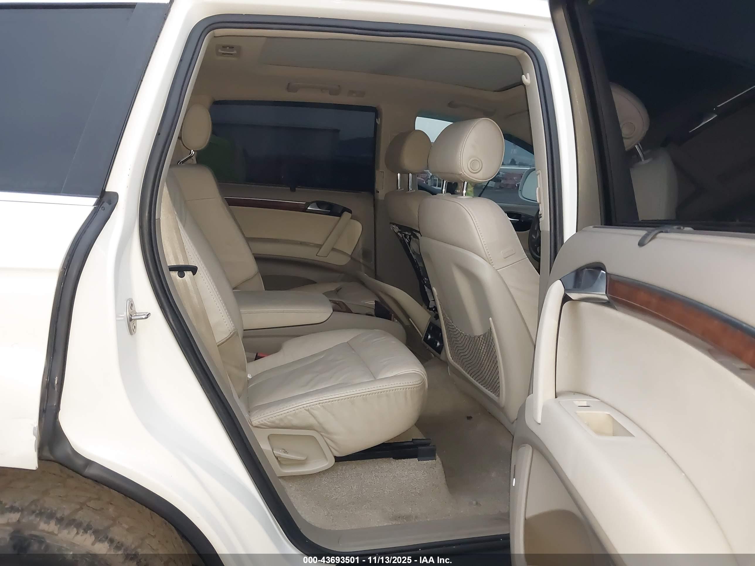 AUDI Q7 image 8
