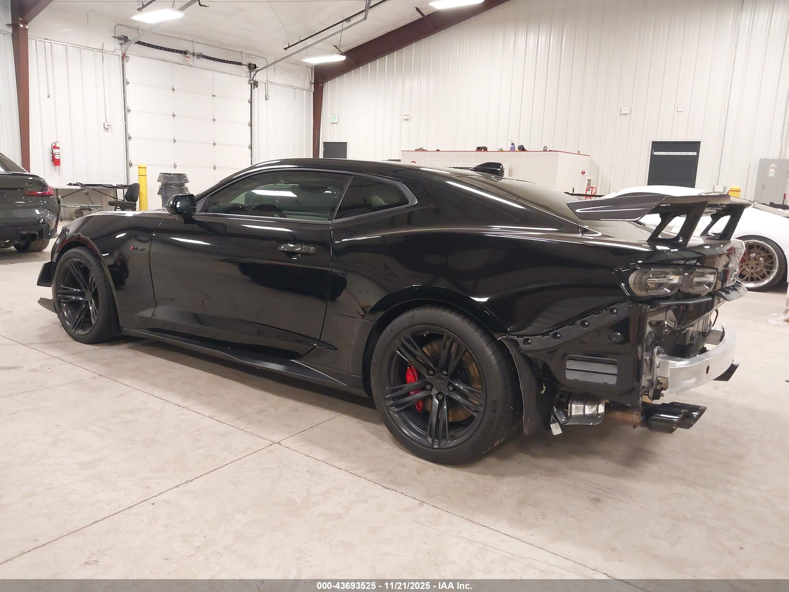 CHEVROLET CAMARO image 3