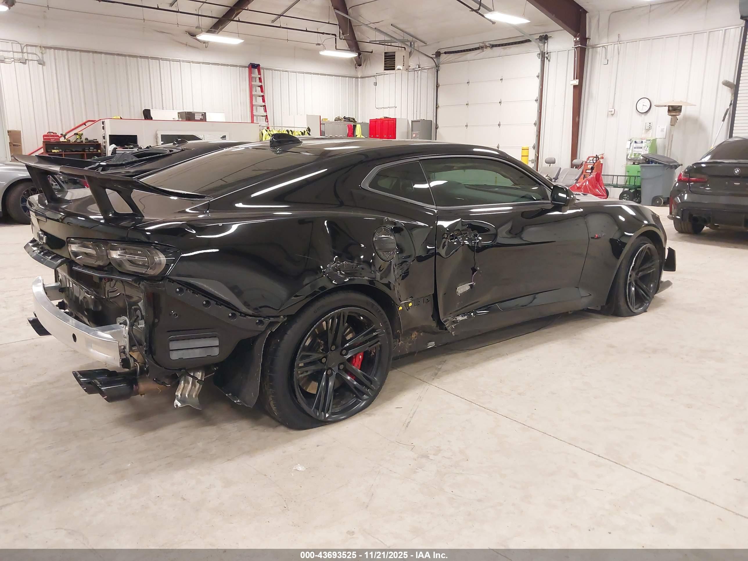 CHEVROLET CAMARO image 4