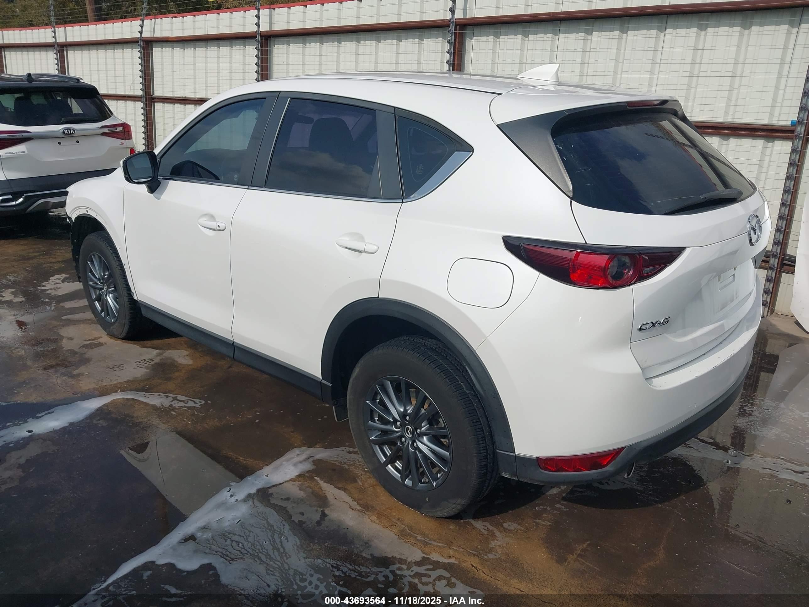 MAZDA CX-5 image 3