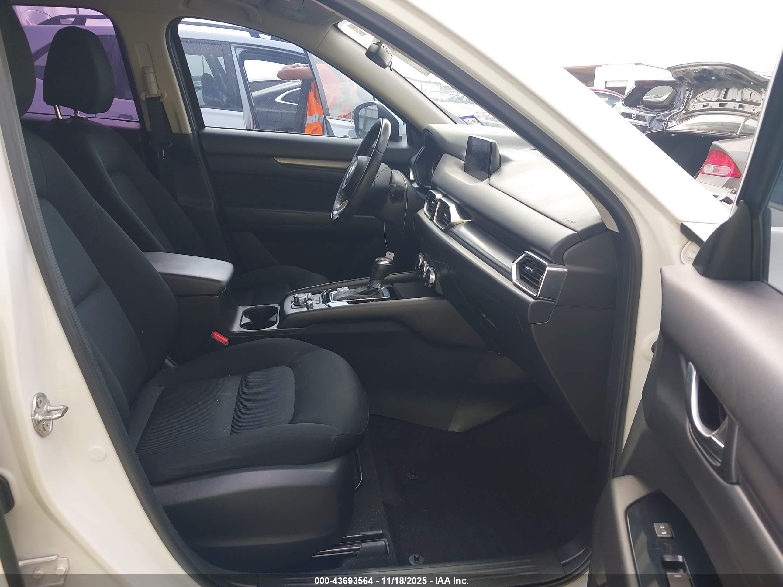 MAZDA CX-5 image 5