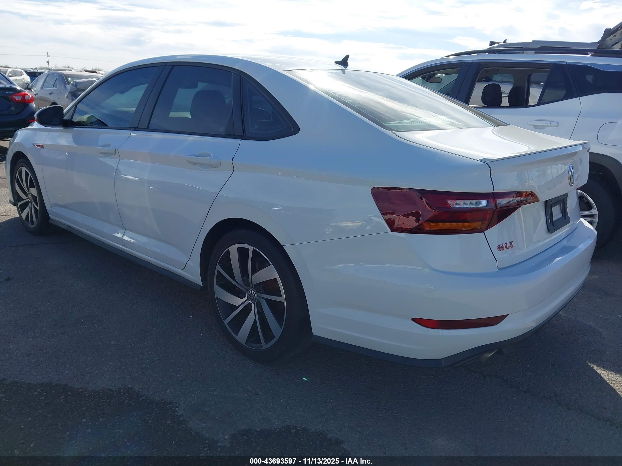 VOLKSWAGEN JETTA image 3