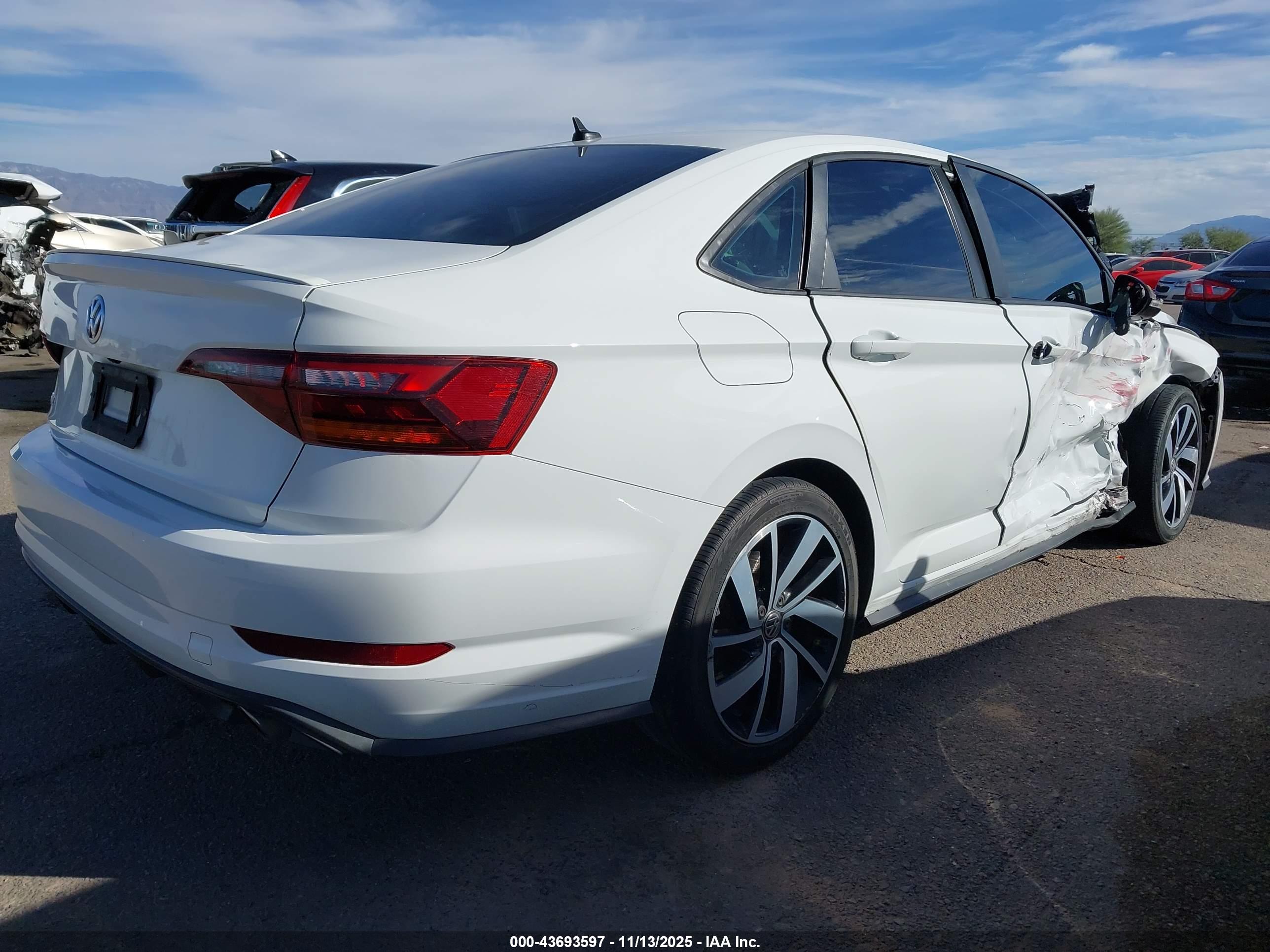 VOLKSWAGEN JETTA image 4