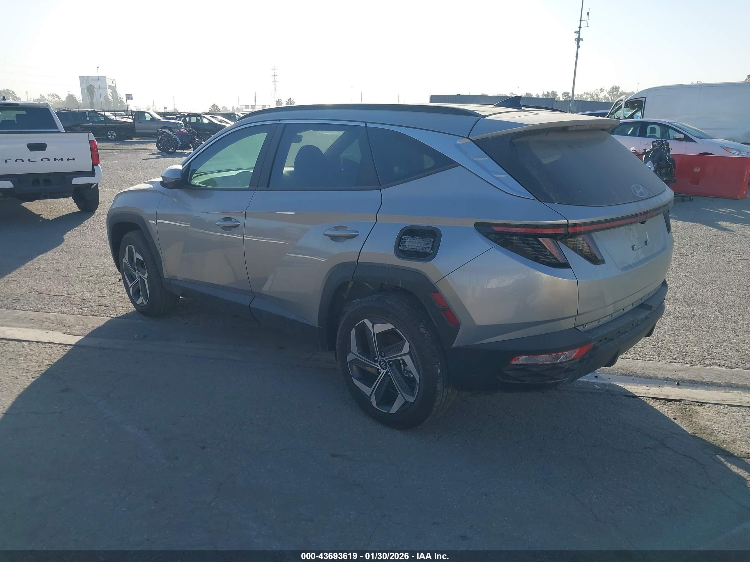HYUNDAI TUCSON image 3