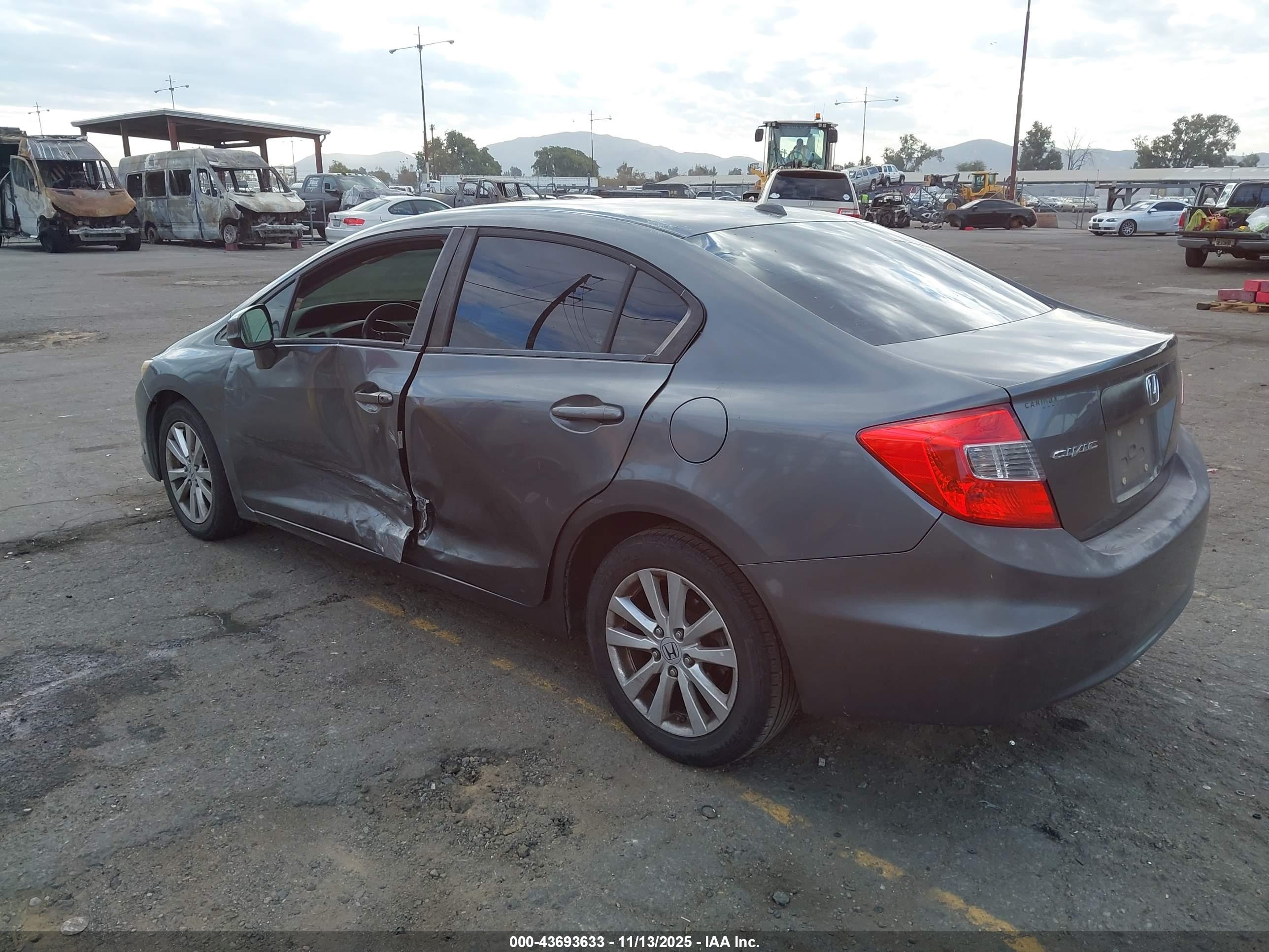 HONDA CIVIC image 3