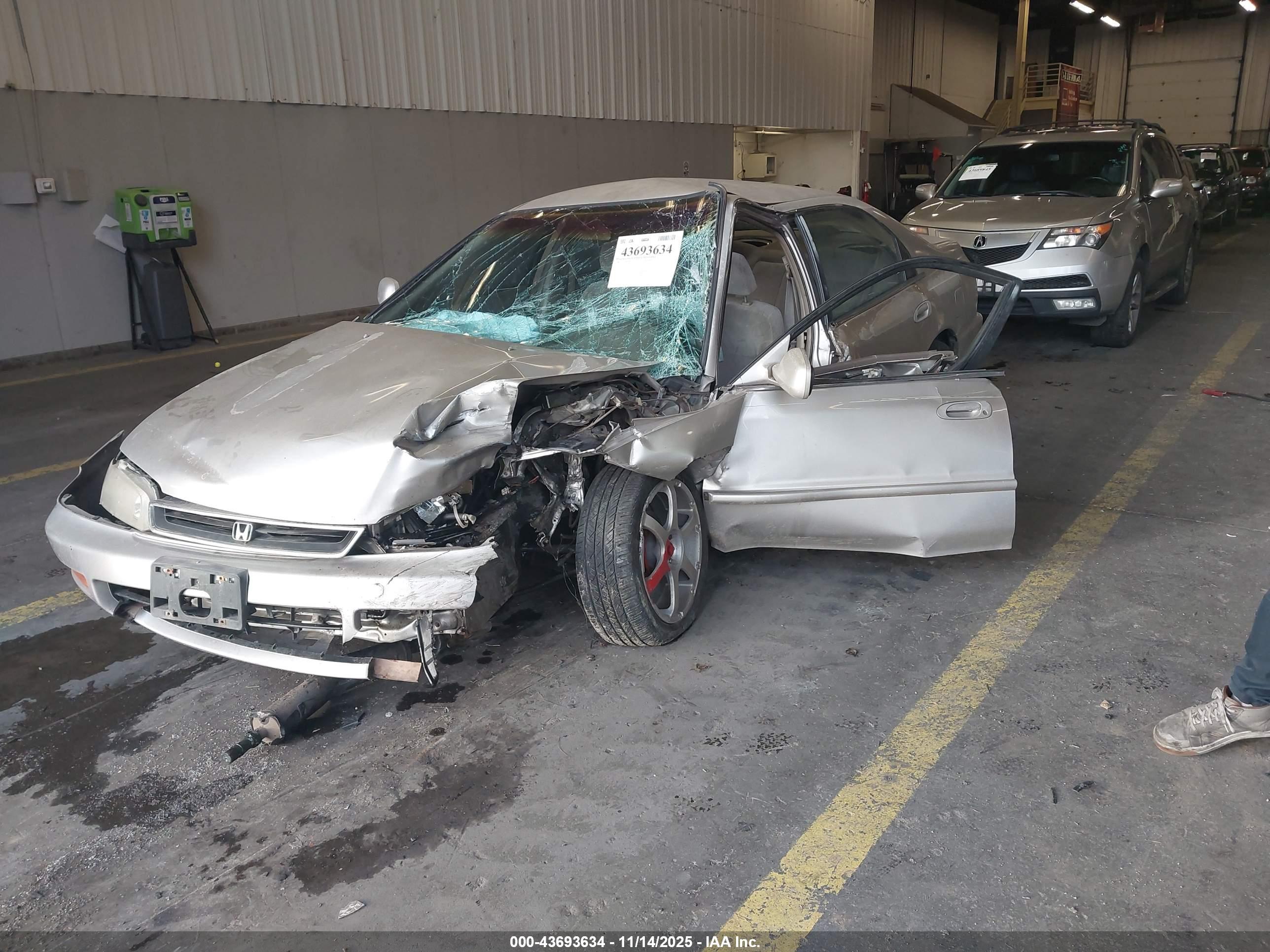 HONDA ACCORD image 2