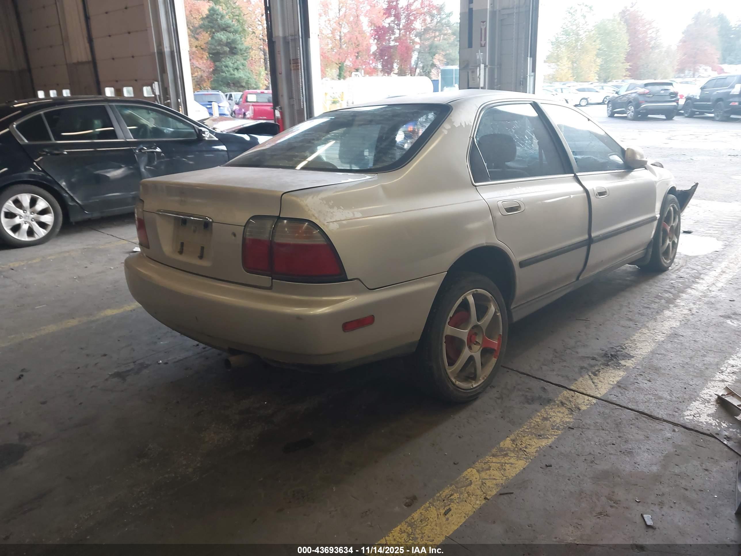 HONDA ACCORD image 4