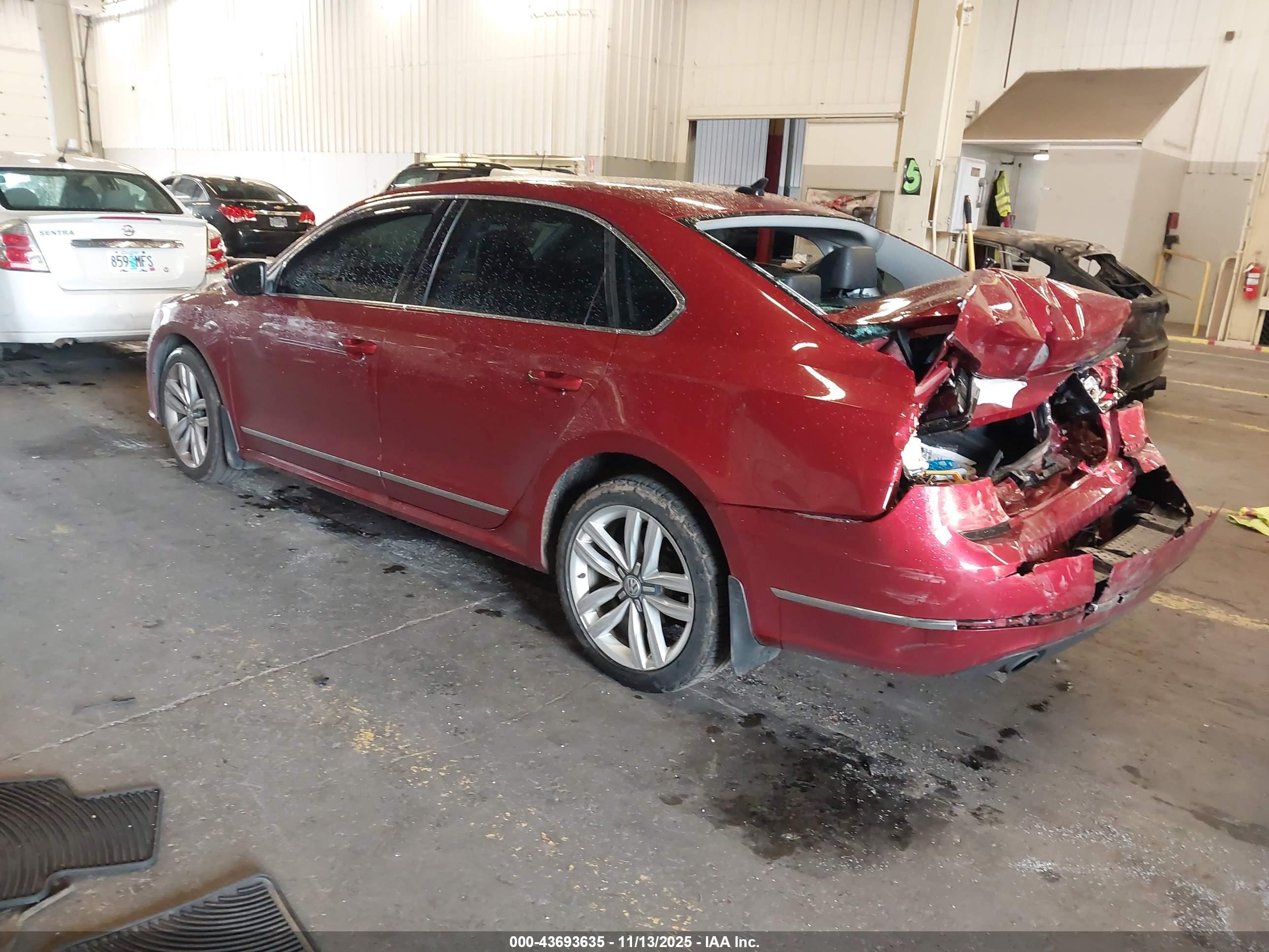 VOLKSWAGEN PASSAT image 3