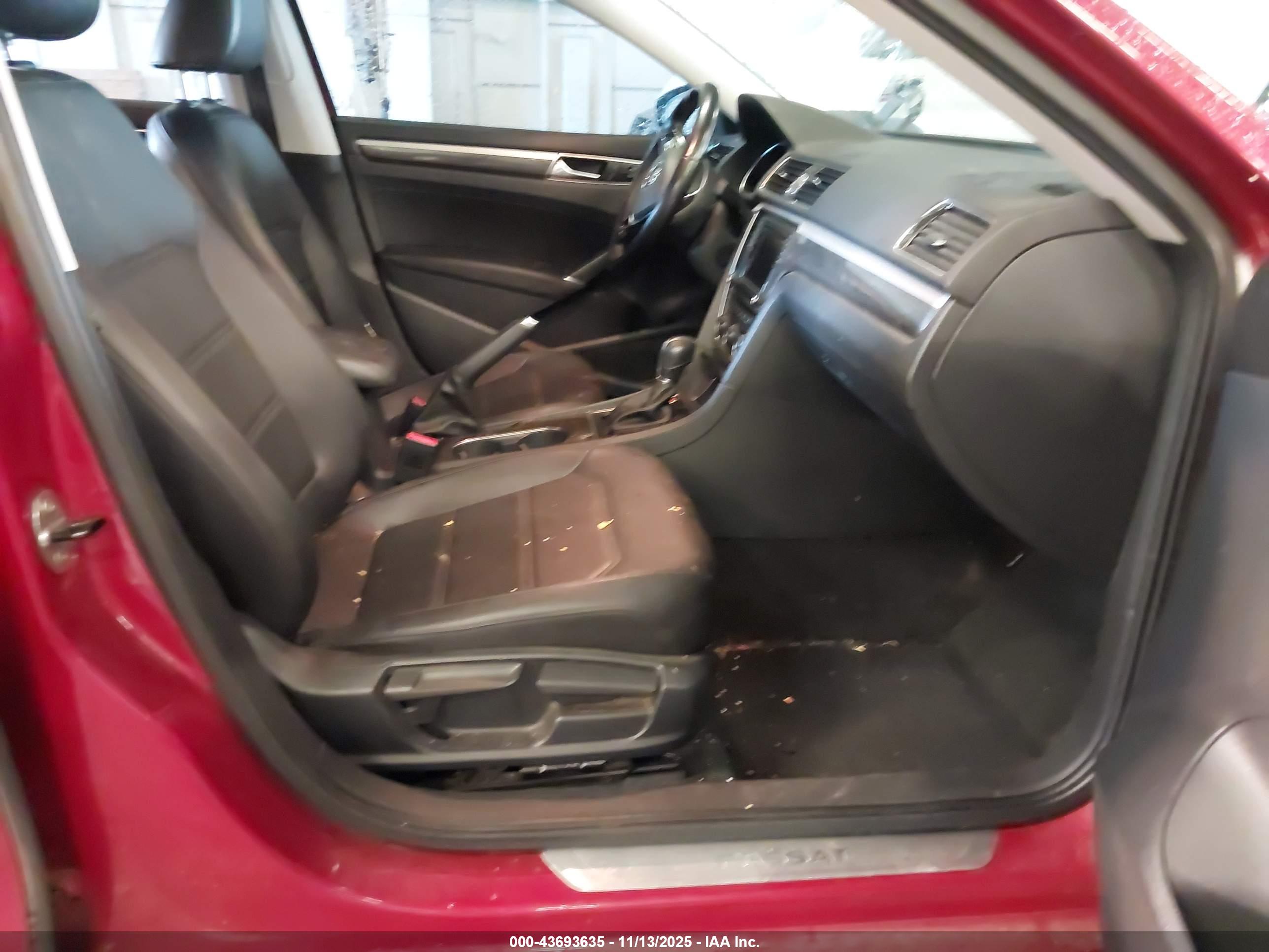 VOLKSWAGEN PASSAT image 5