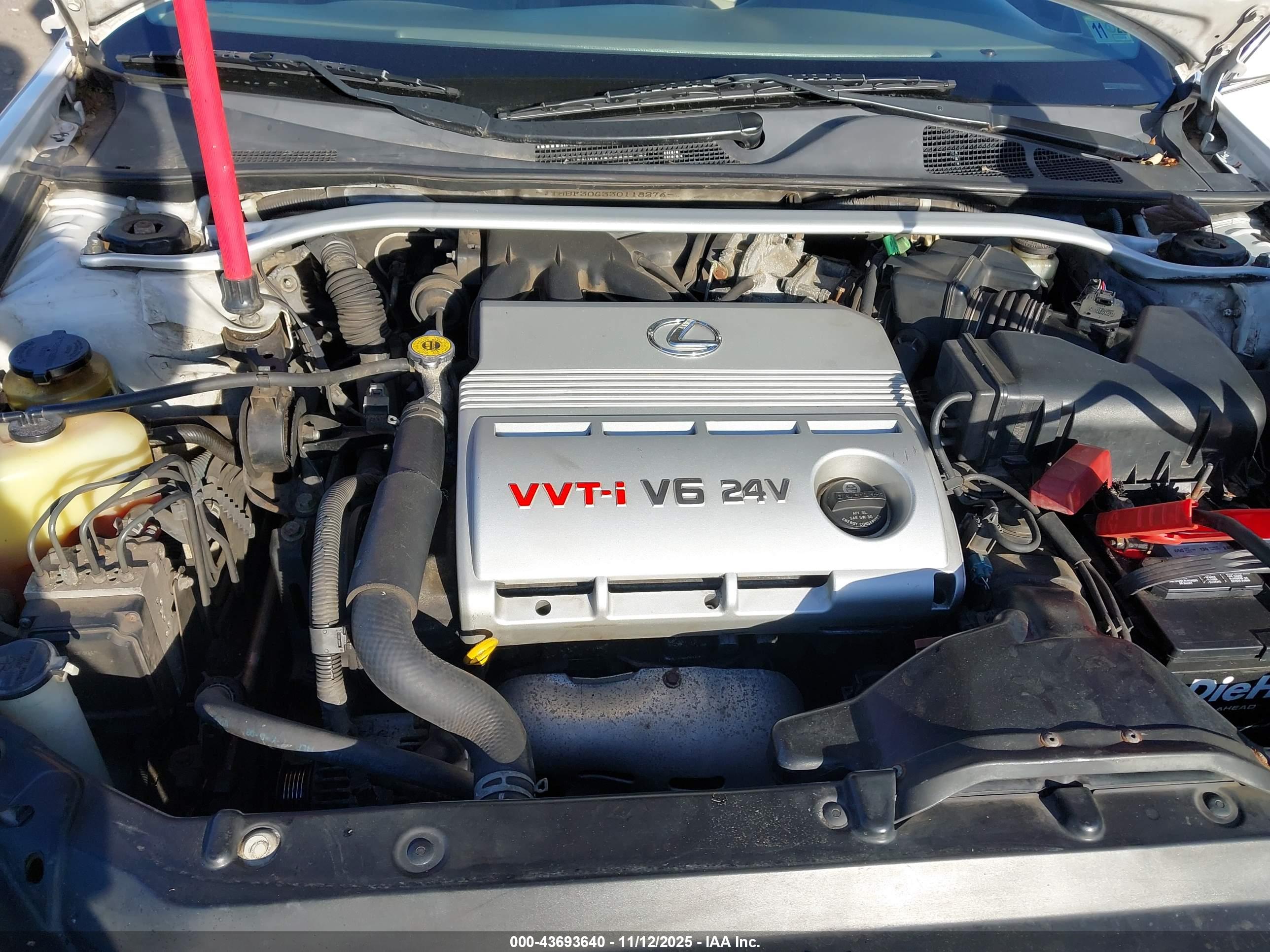 LEXUS ES image 10