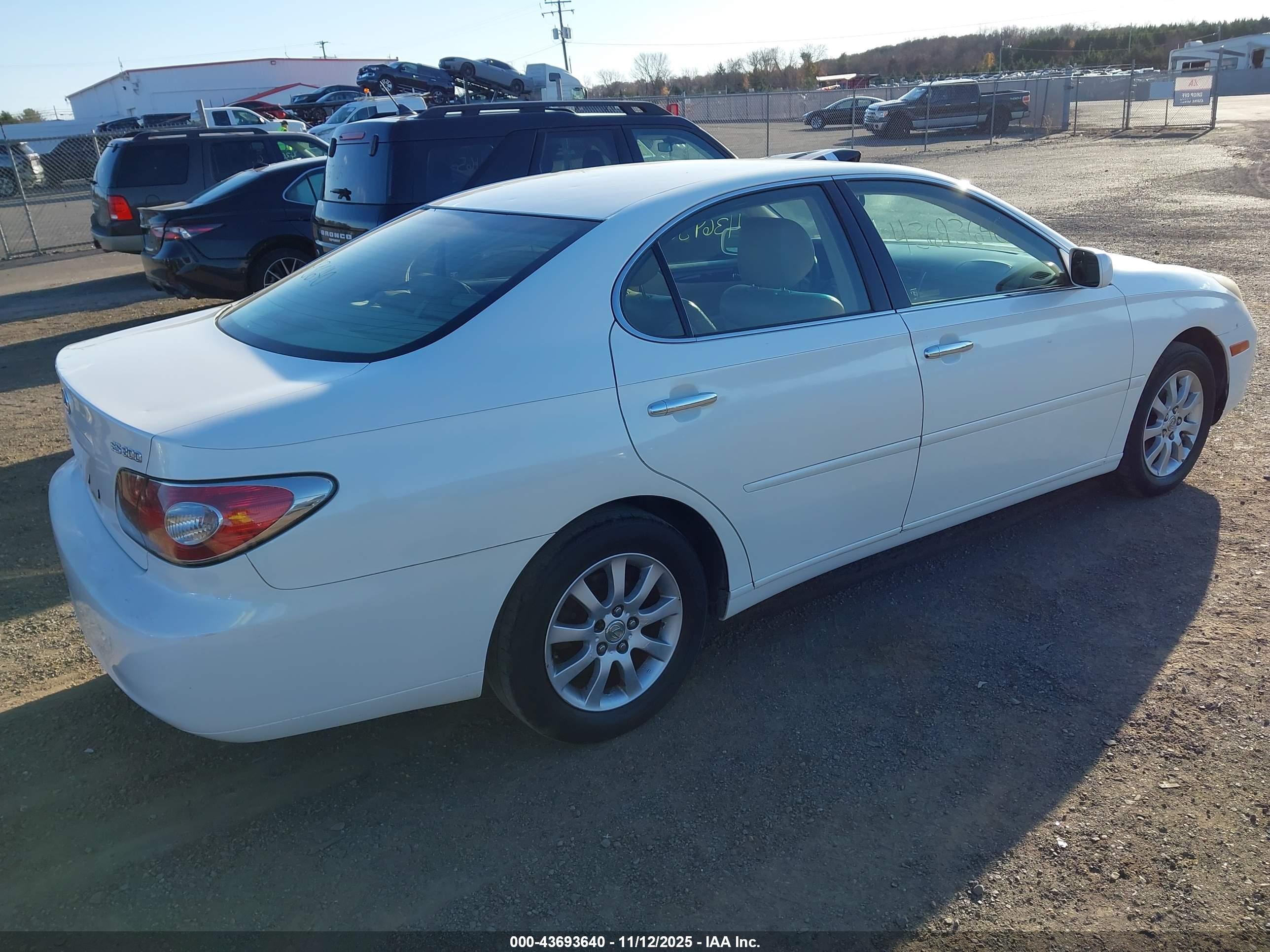 LEXUS ES image 4