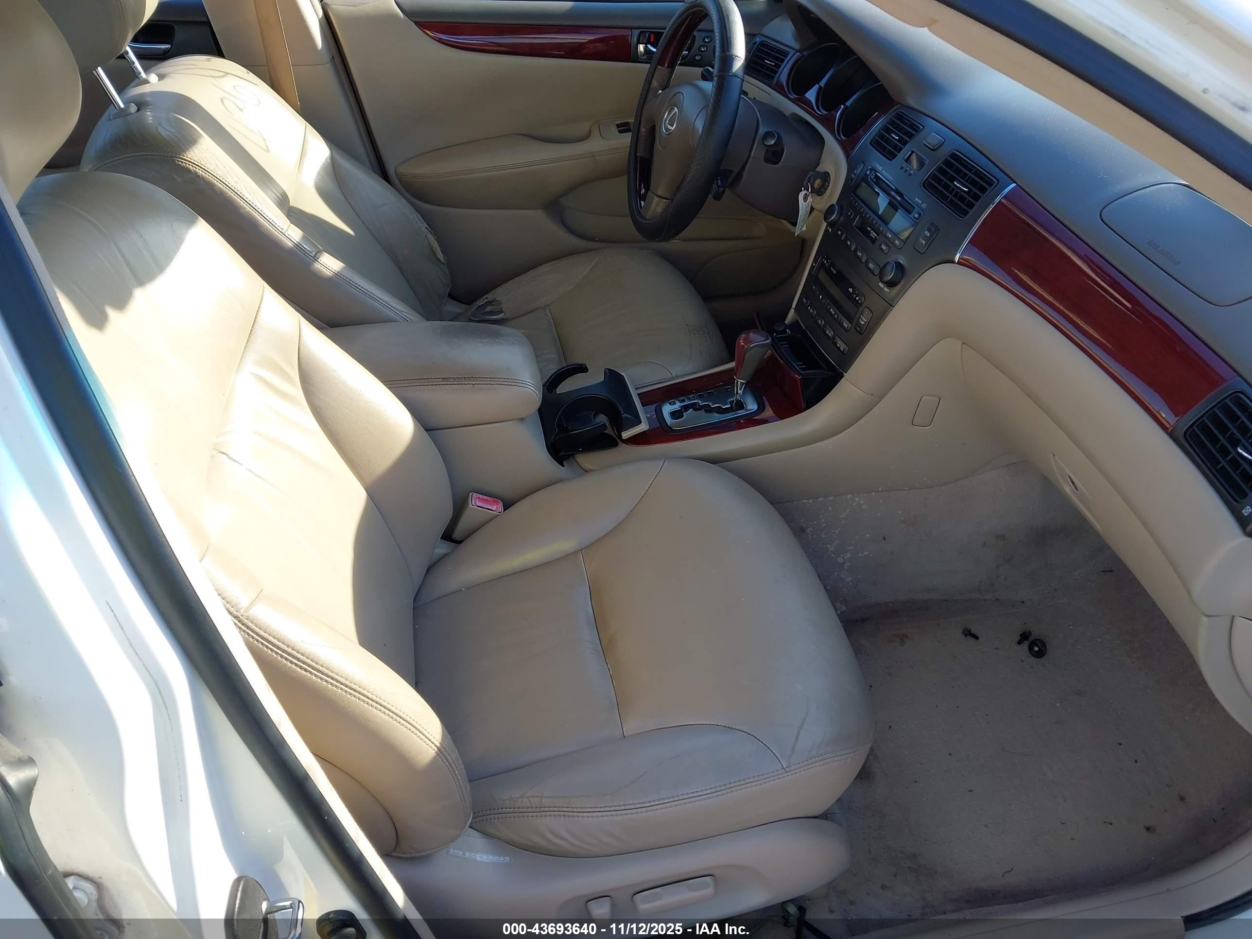 LEXUS ES image 5