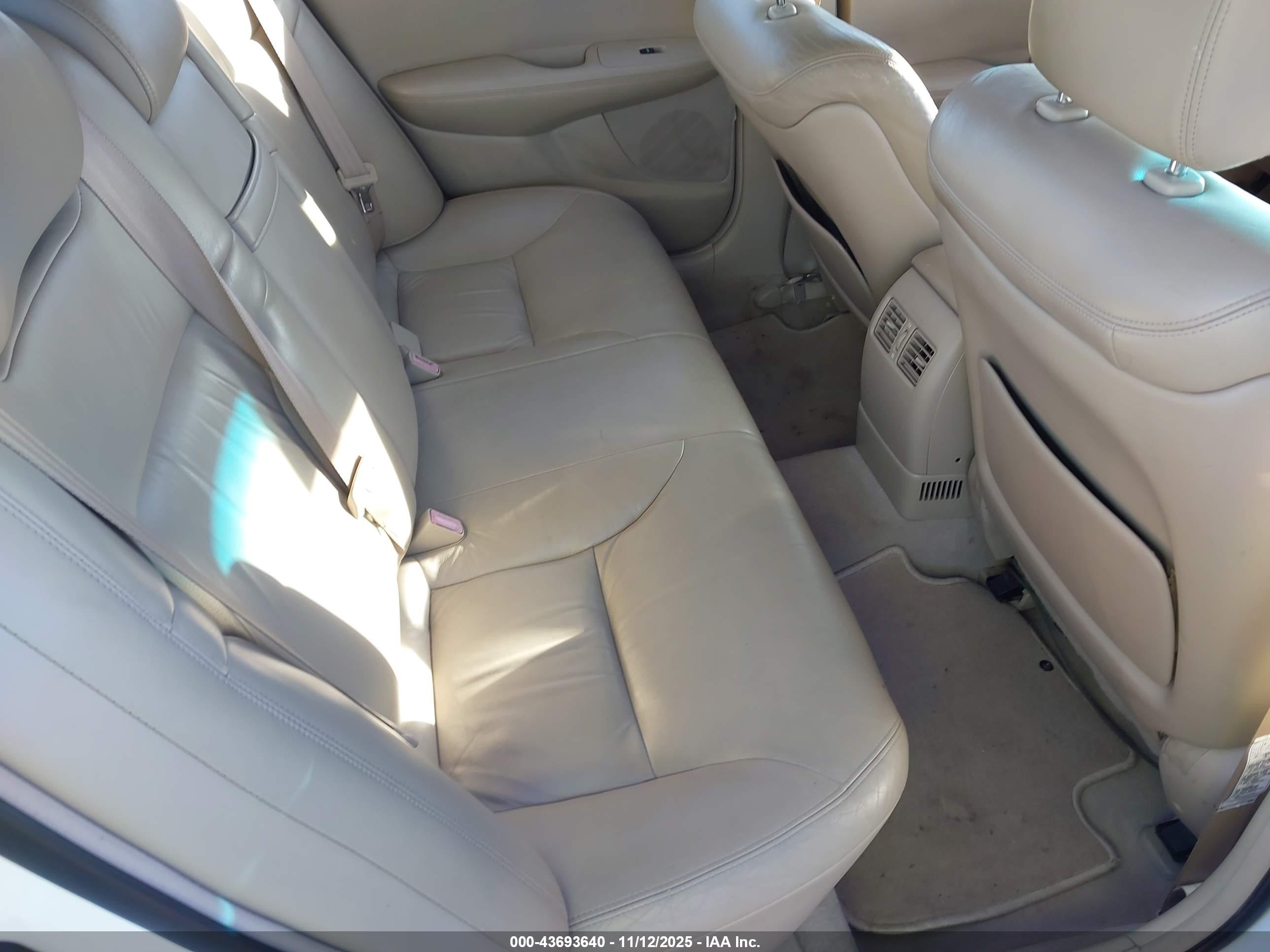 LEXUS ES image 8