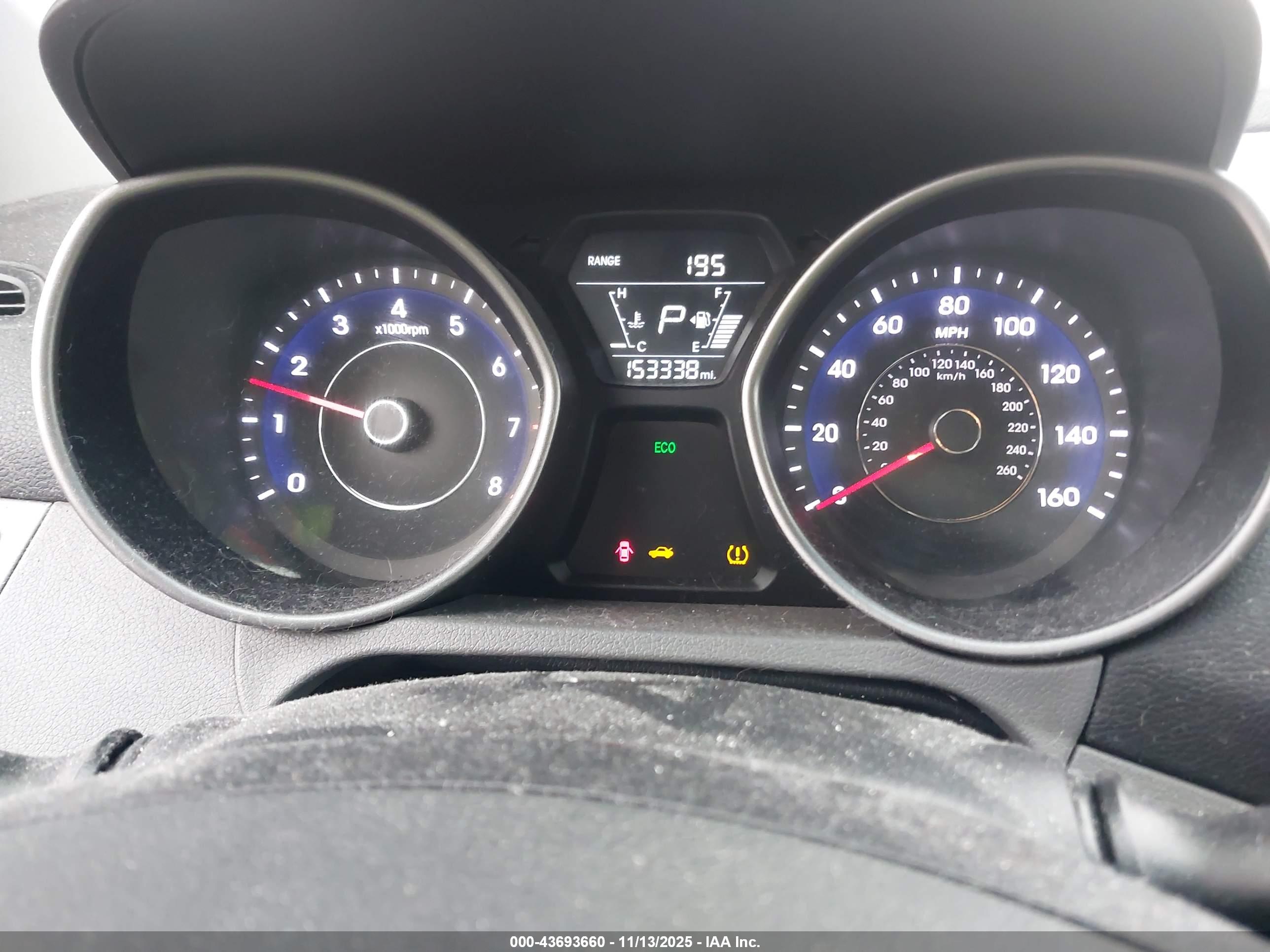 HYUNDAI ELANTRA image 7