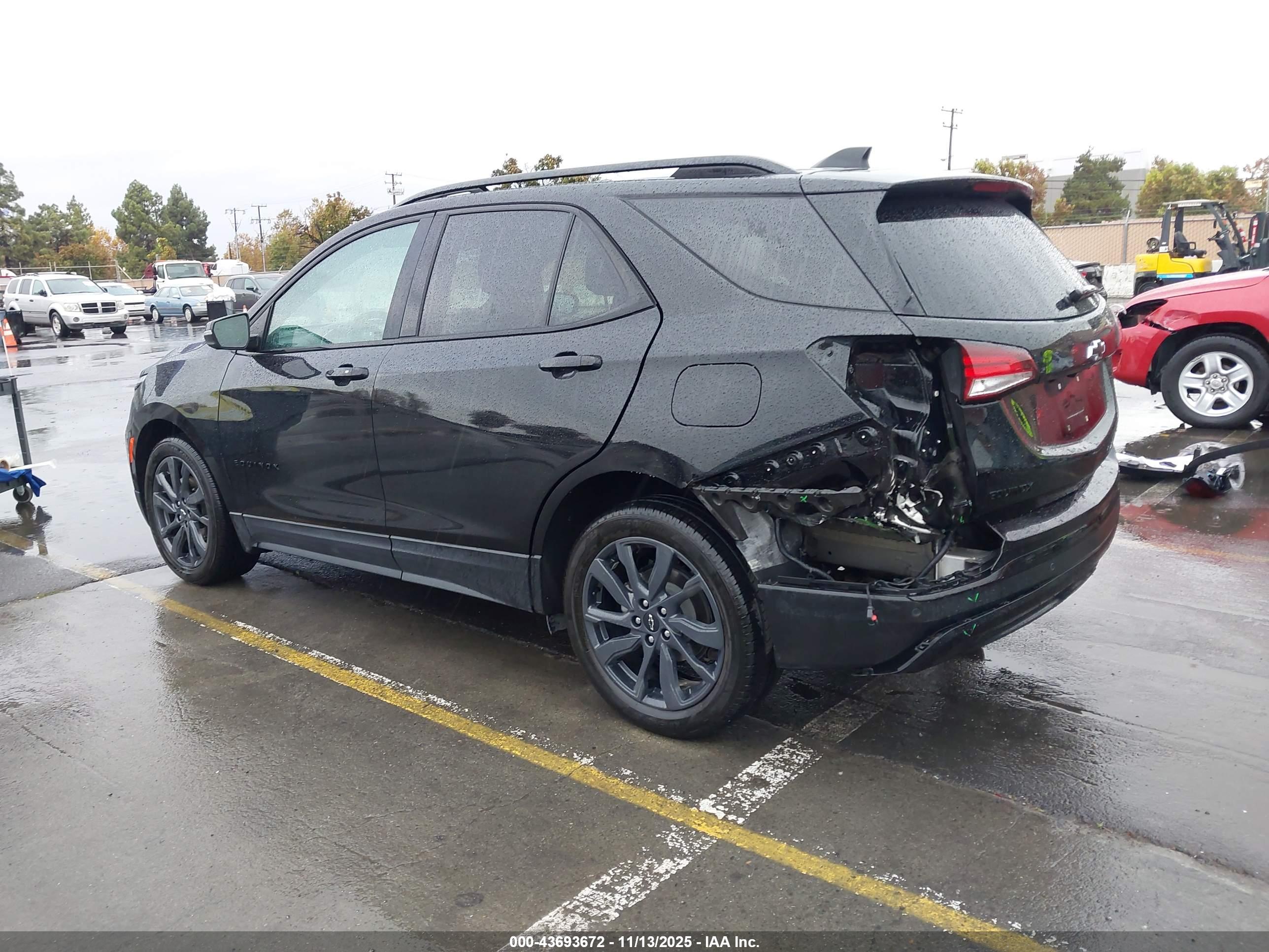 CHEVROLET EQUINOX image 3