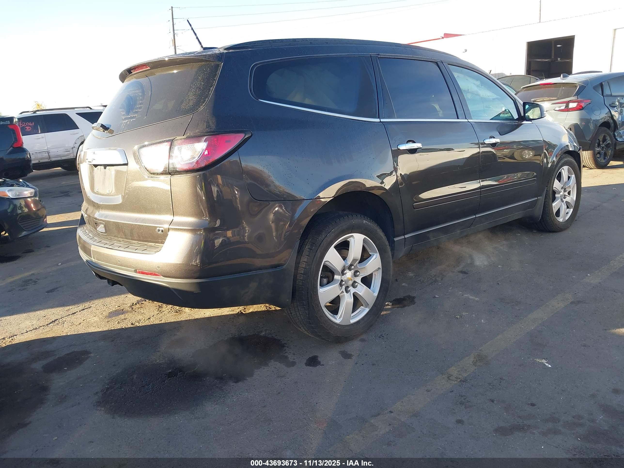 CHEVROLET TRAVERSE image 4