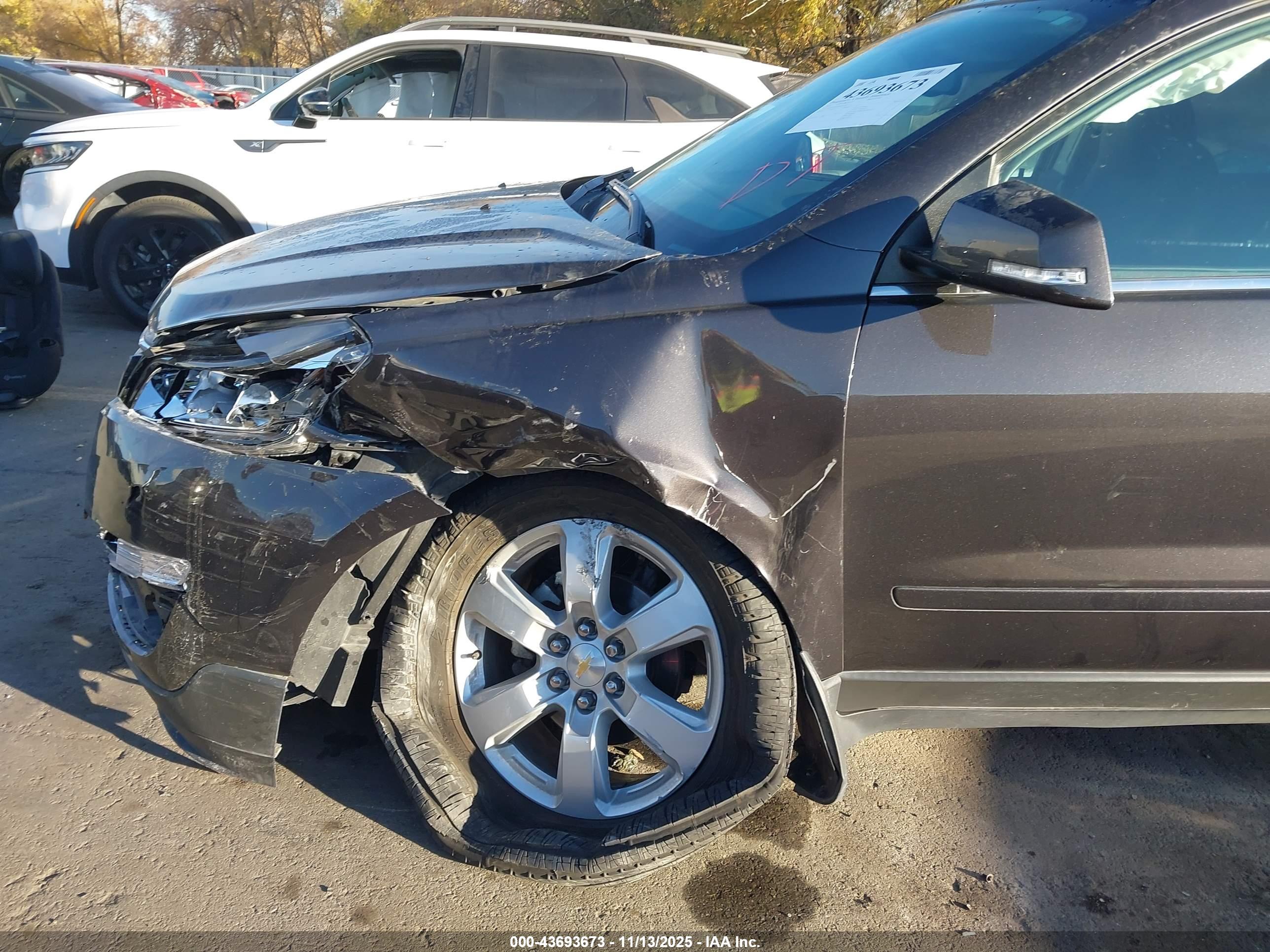 CHEVROLET TRAVERSE image 6