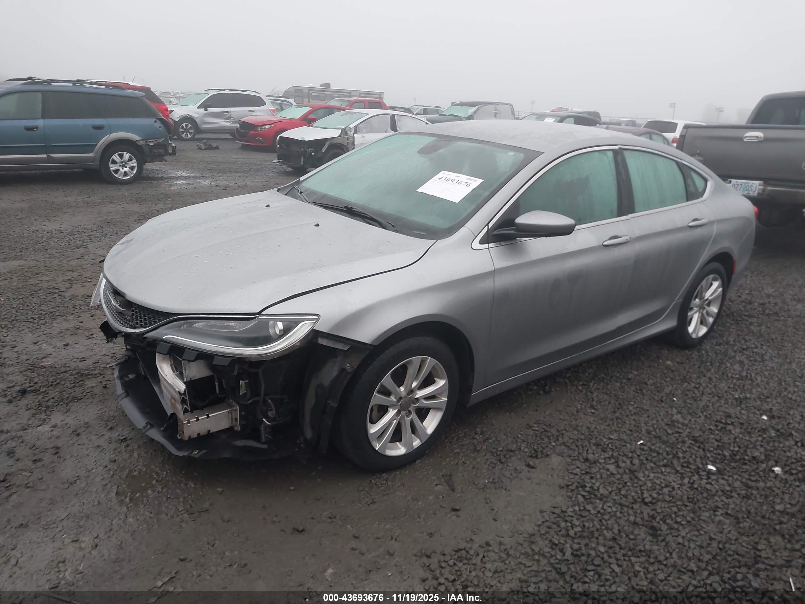 CHRYSLER 200 image 2