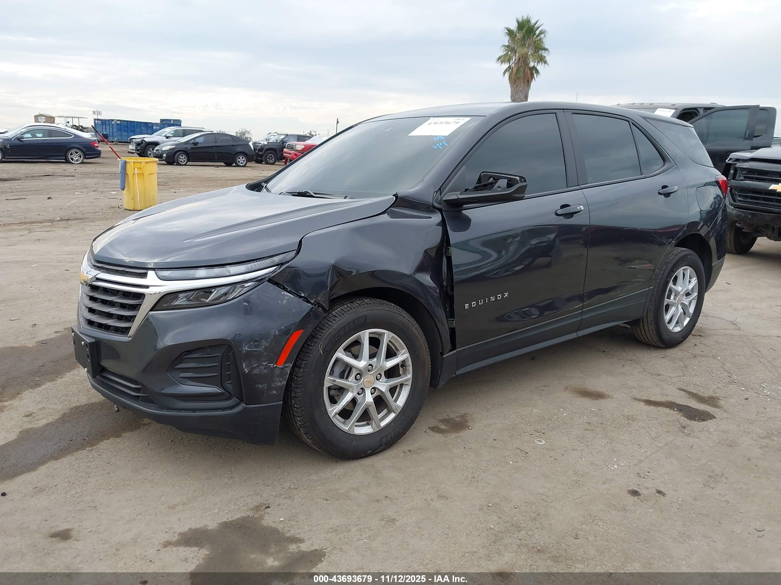 CHEVROLET EQUINOX image 2