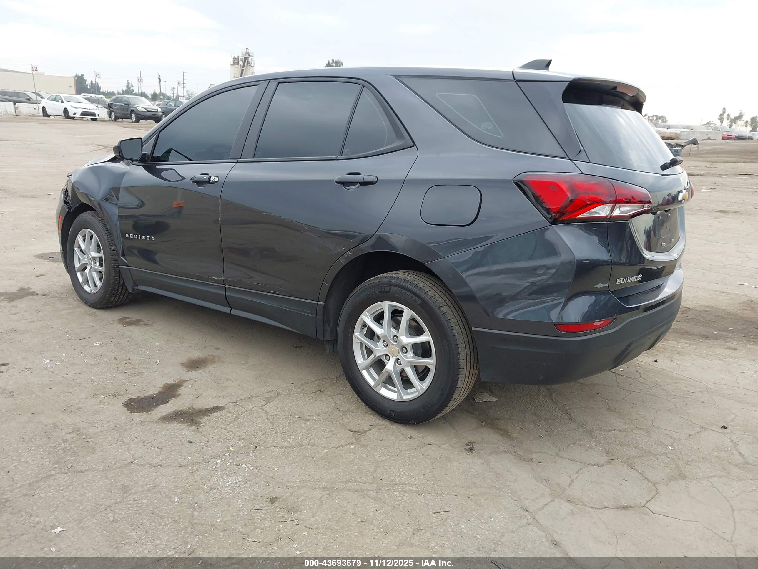 CHEVROLET EQUINOX image 3