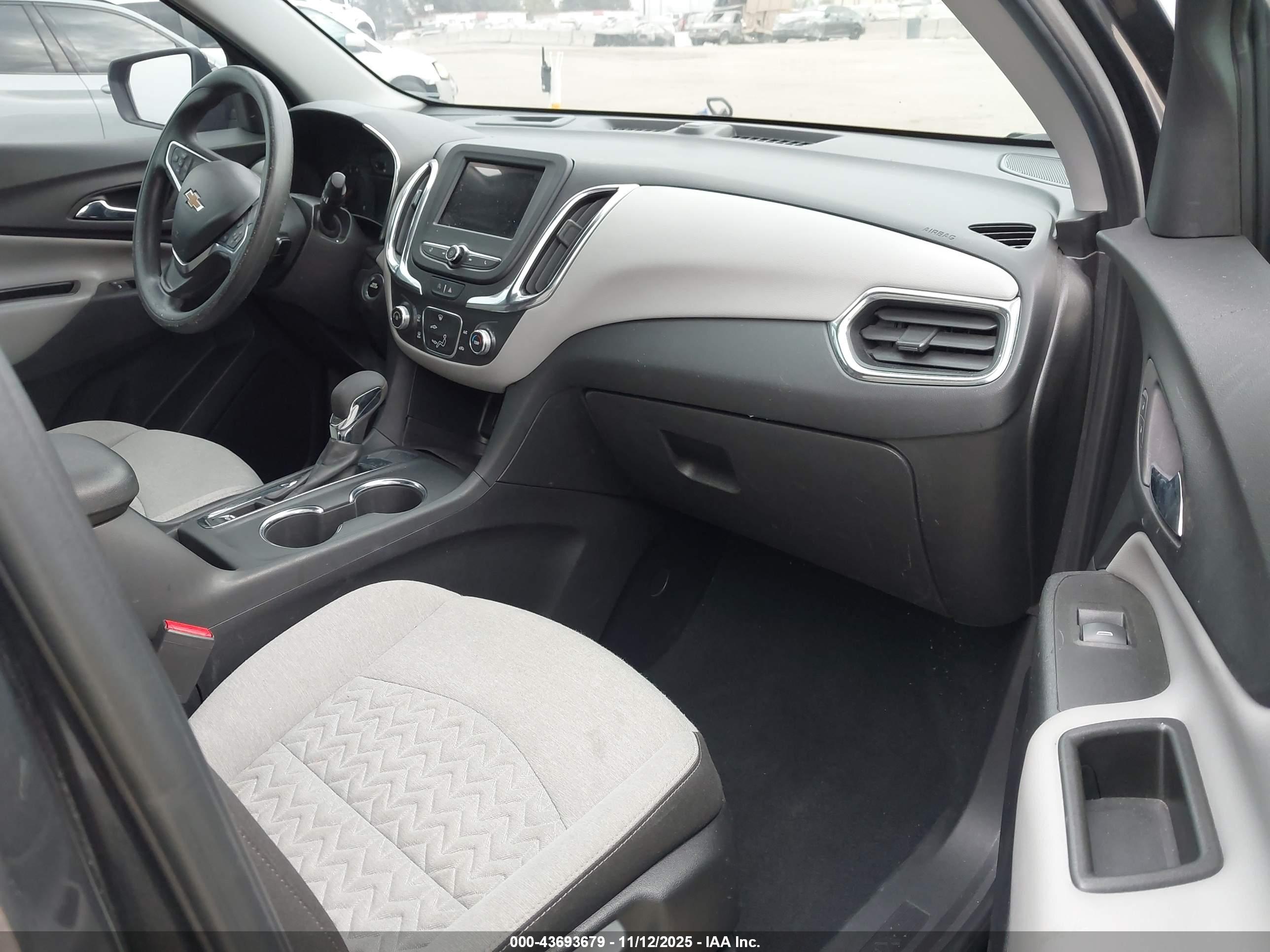 CHEVROLET EQUINOX image 5