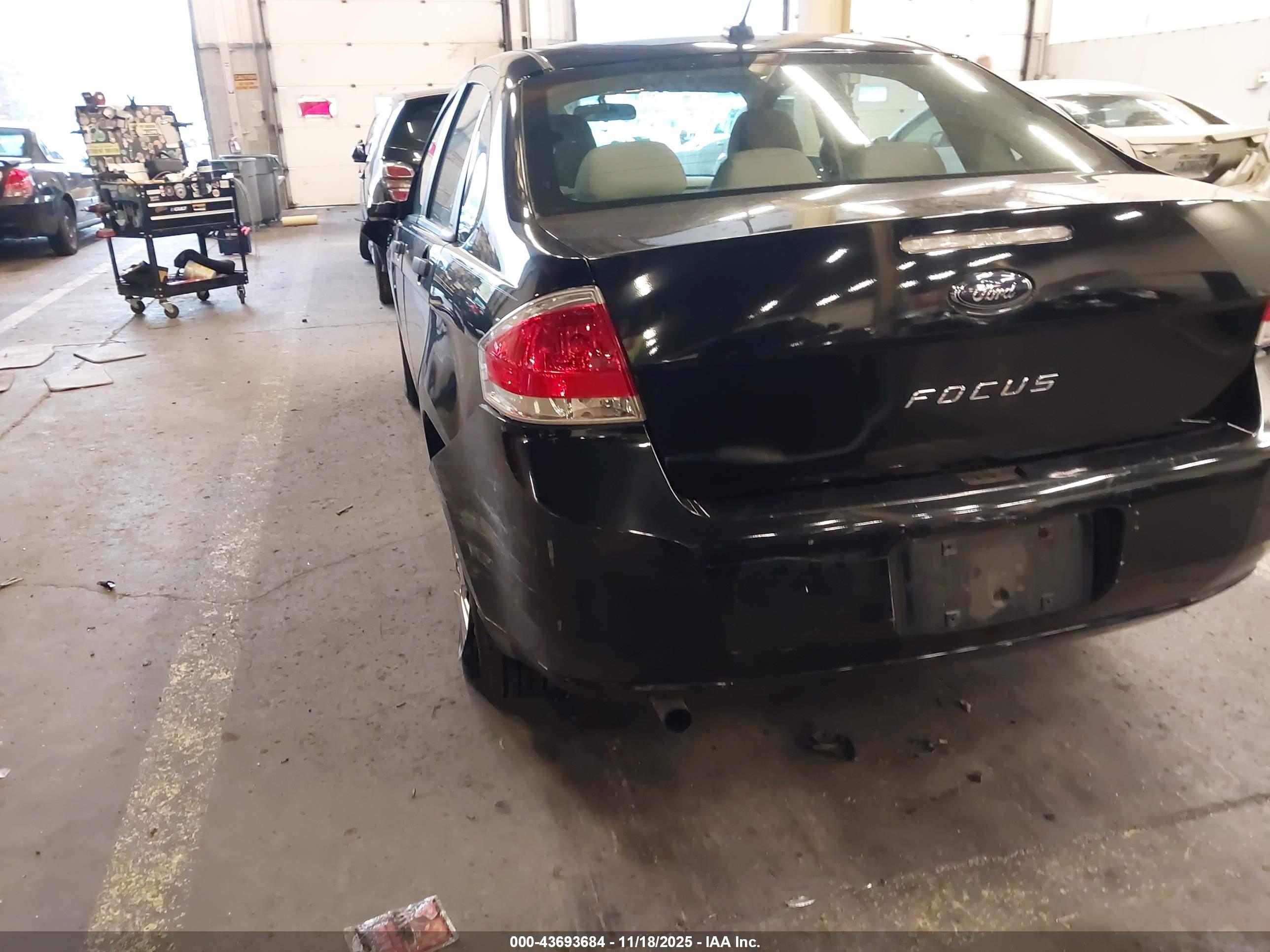 FORD FOCUS image 6