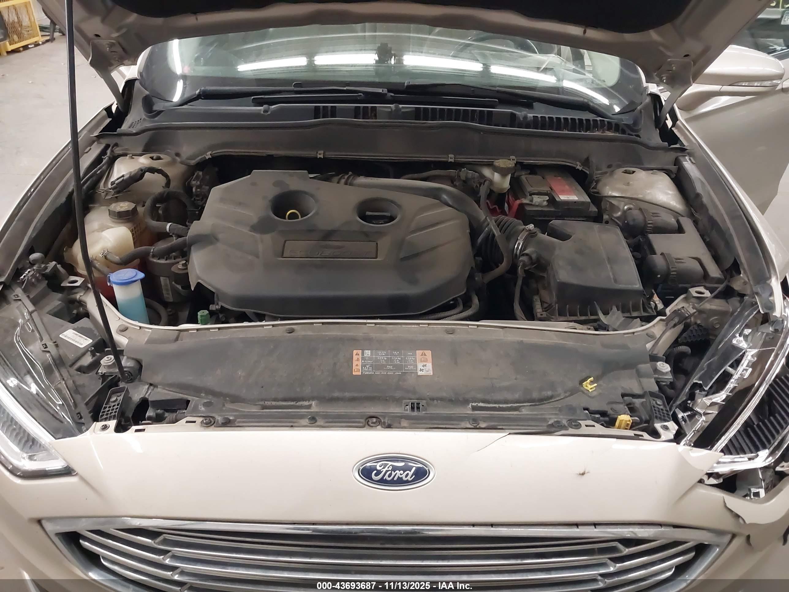FORD FUSION image 10