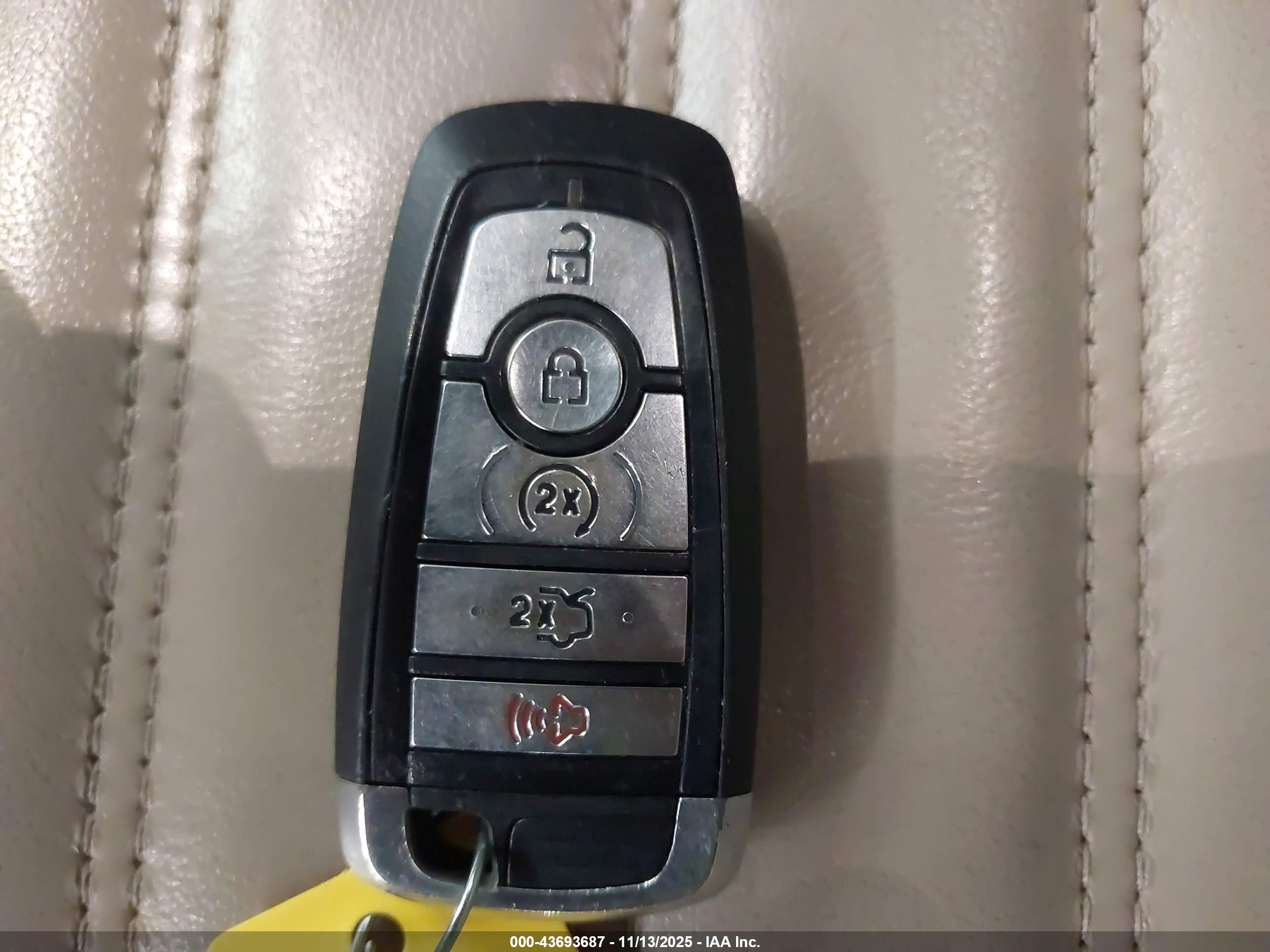 FORD FUSION image 11