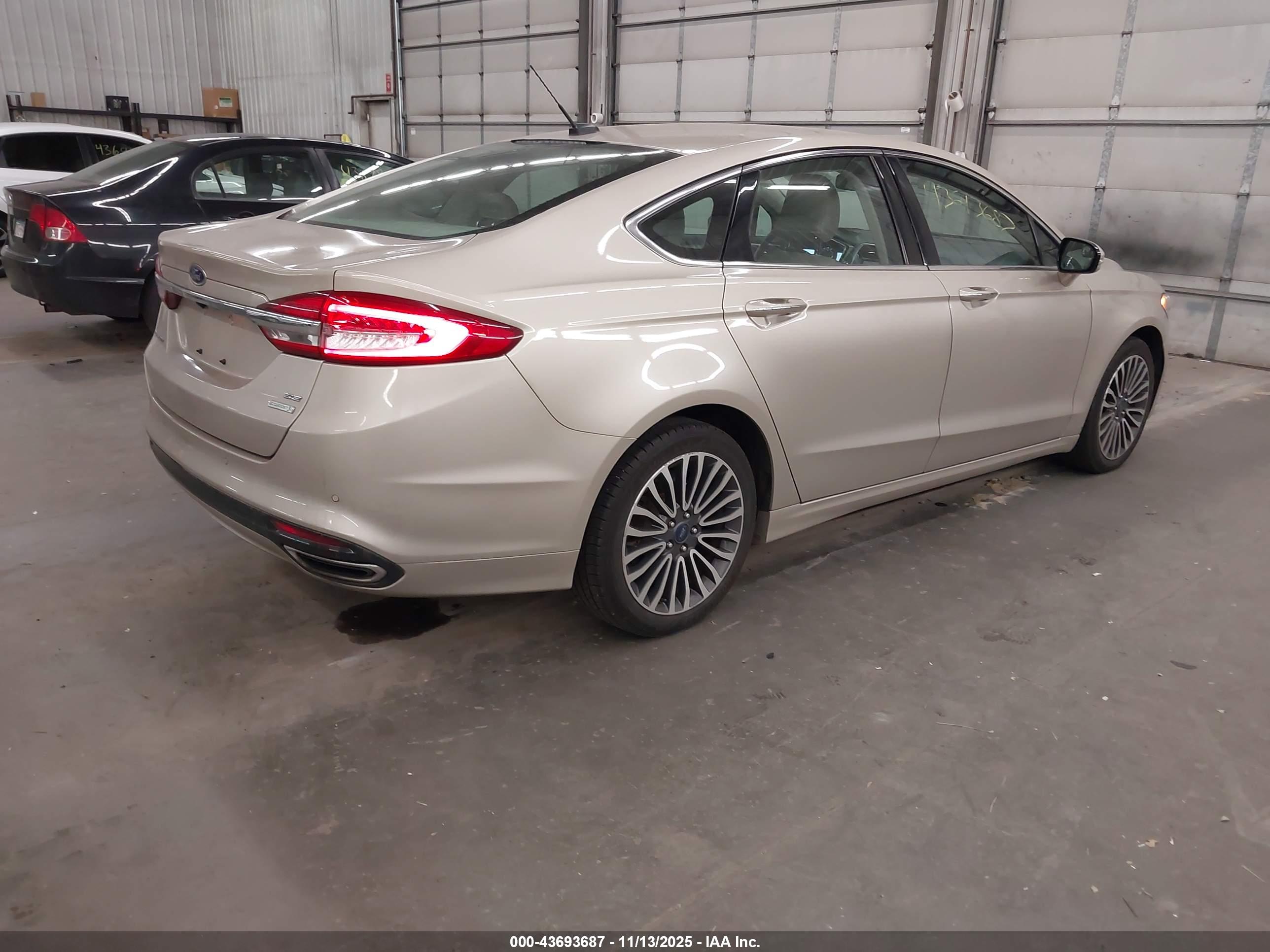 FORD FUSION image 4