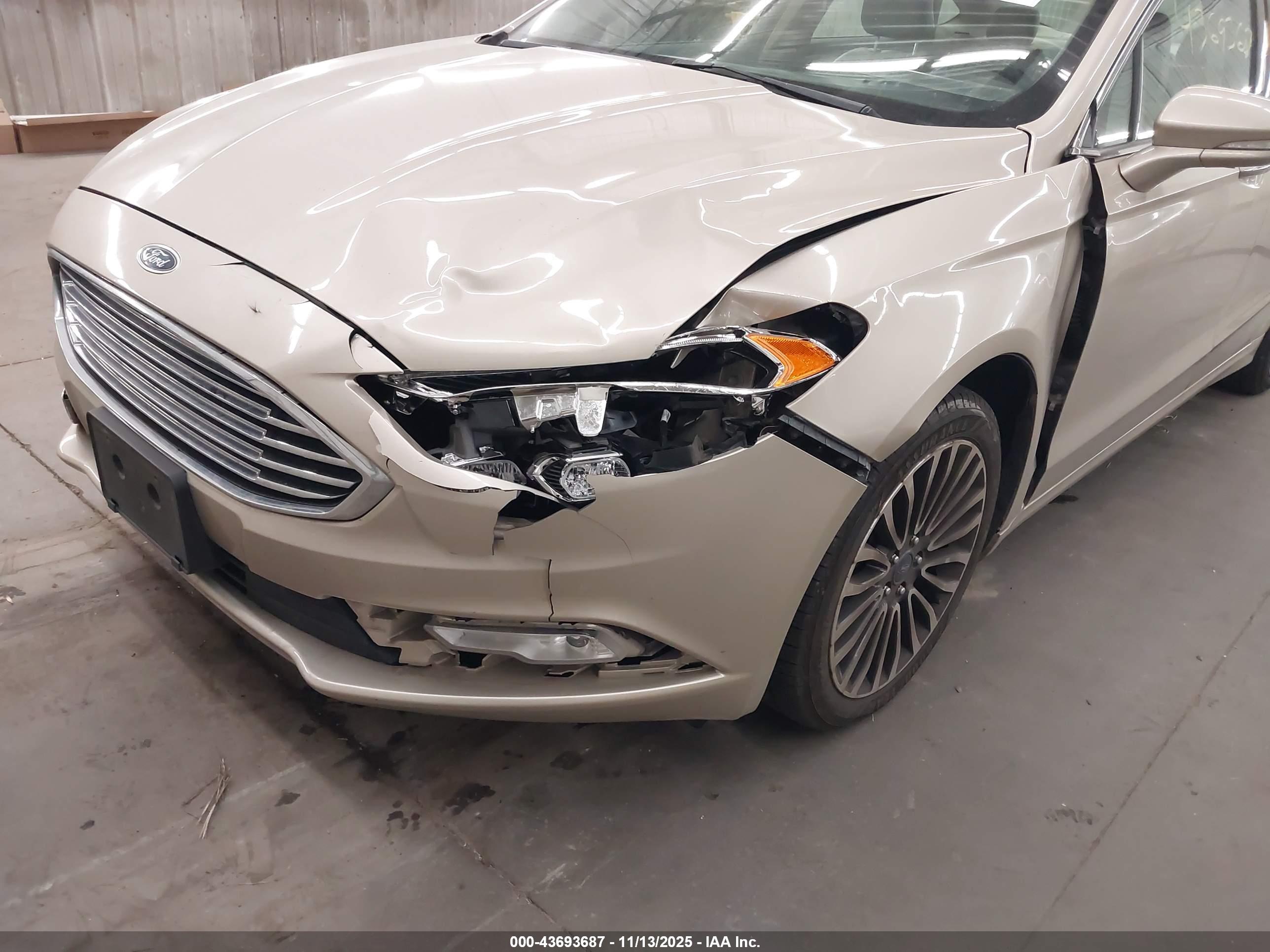 FORD FUSION image 6