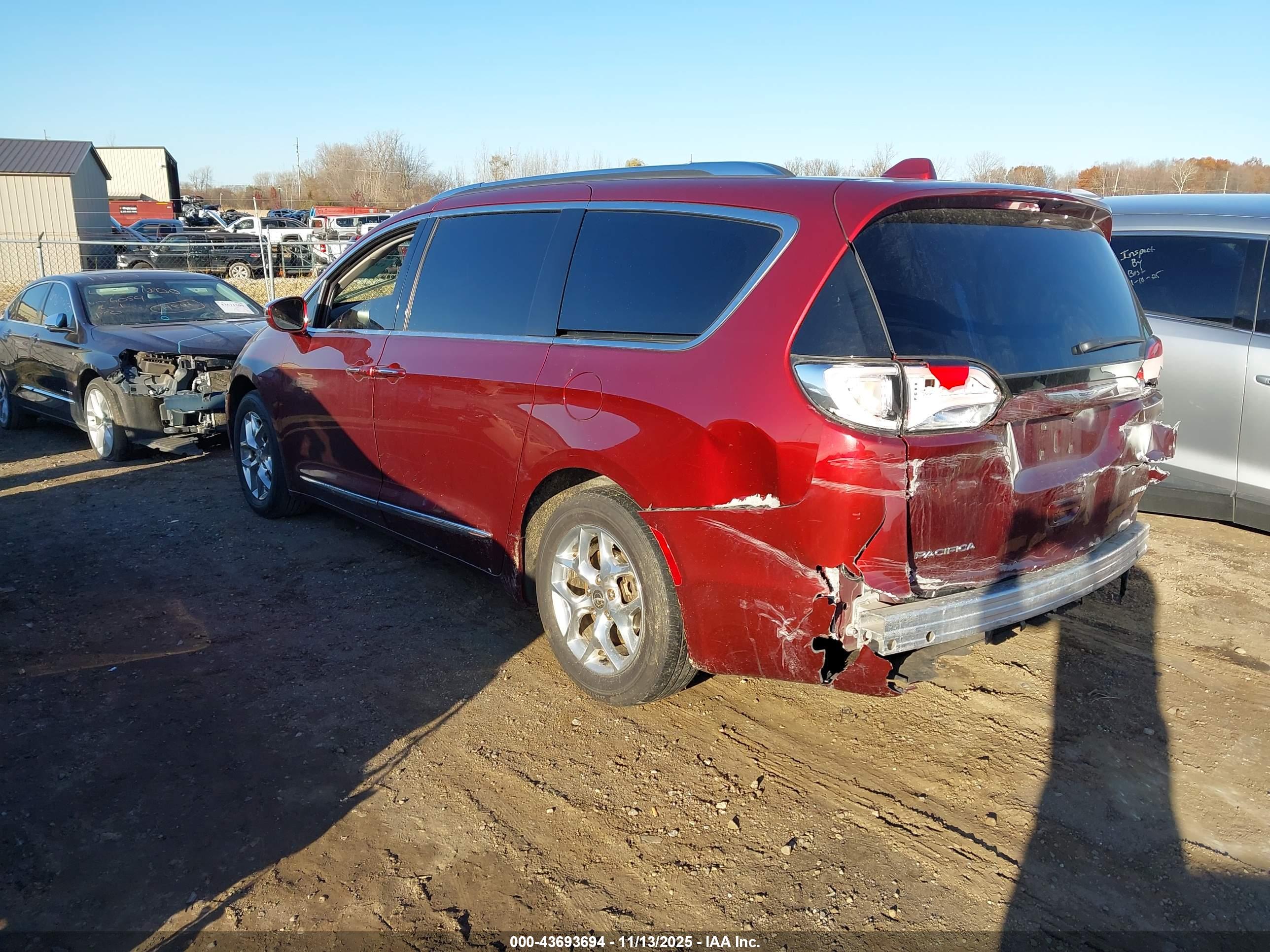 CHRYSLER PACIFICA image 3