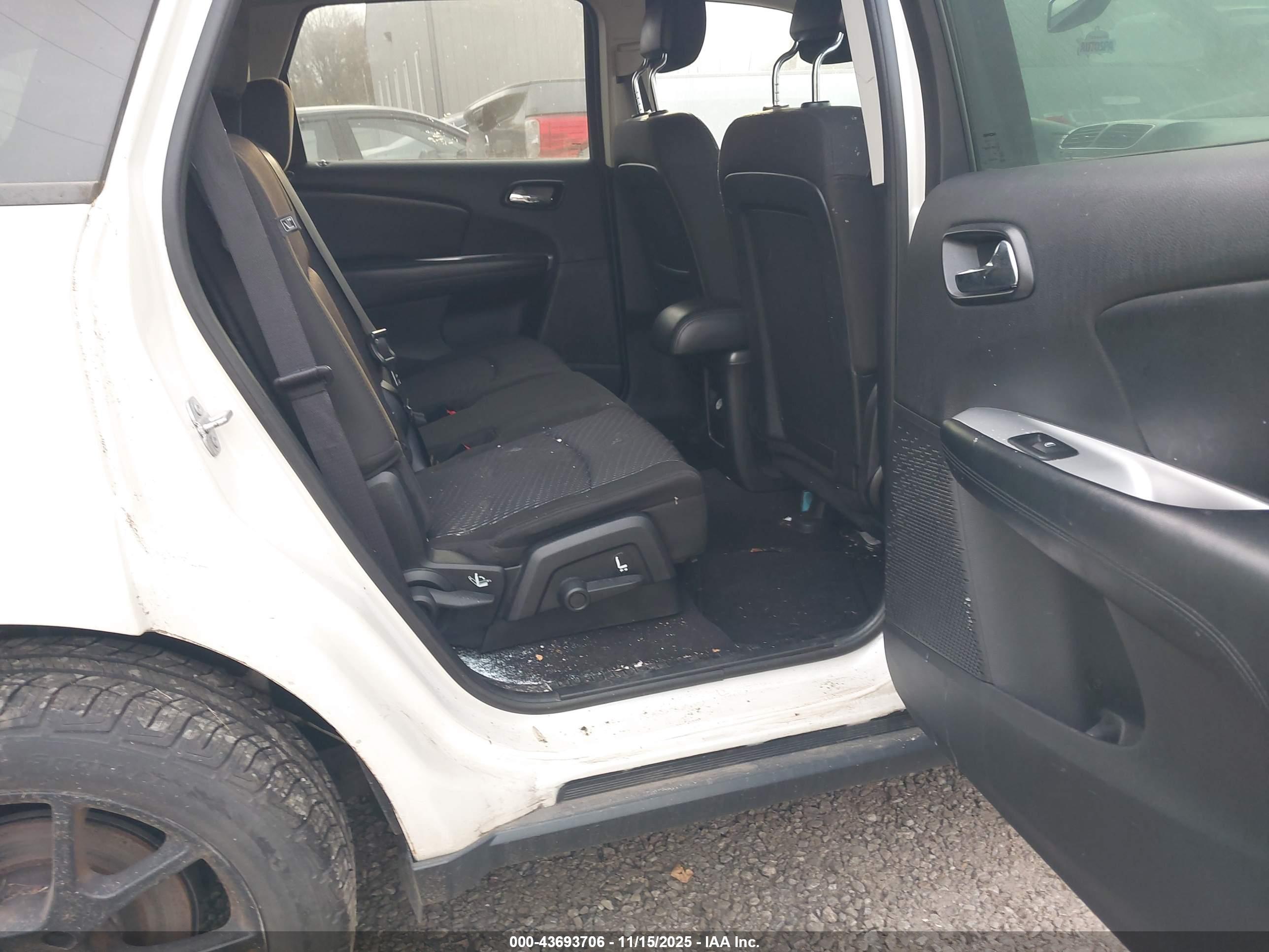 DODGE JOURNEY image 8