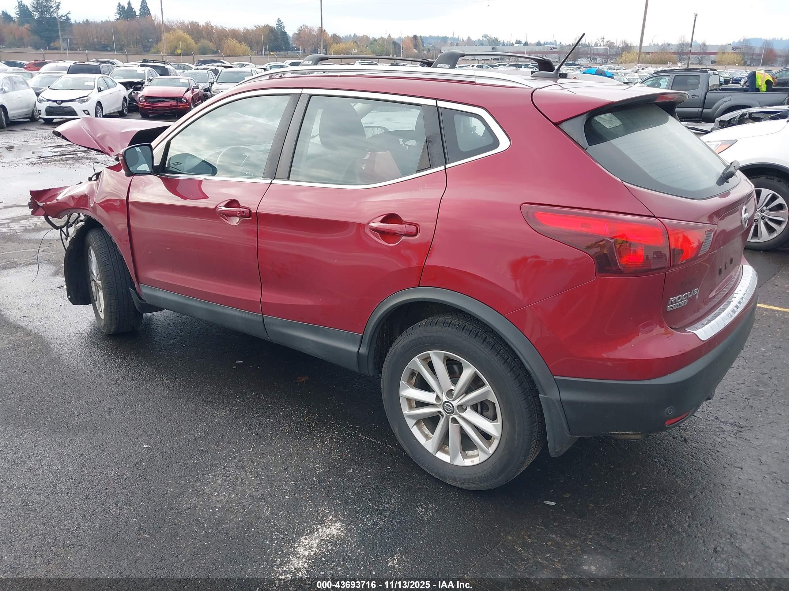 NISSAN ROGUE image 3