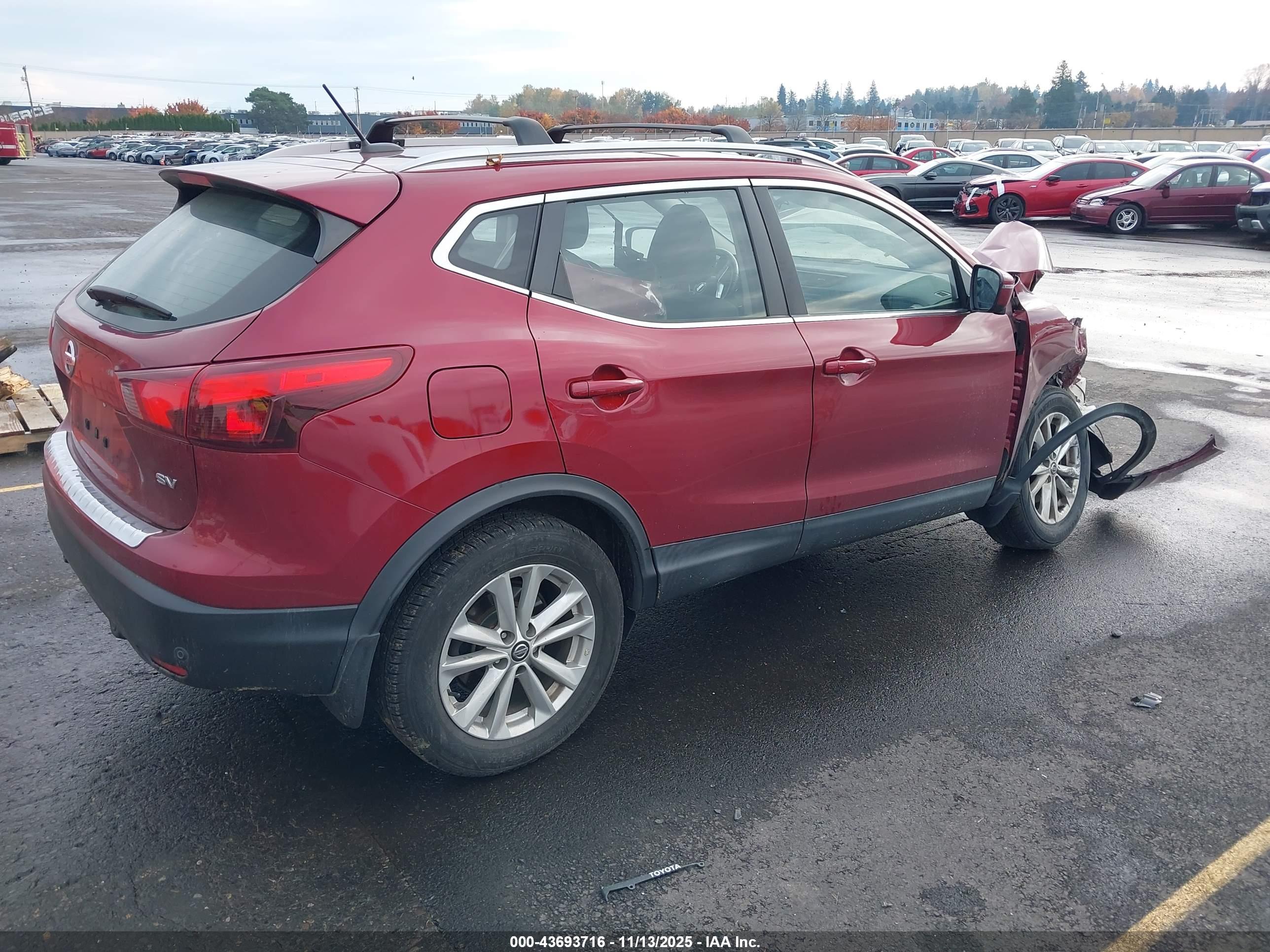 NISSAN ROGUE image 4