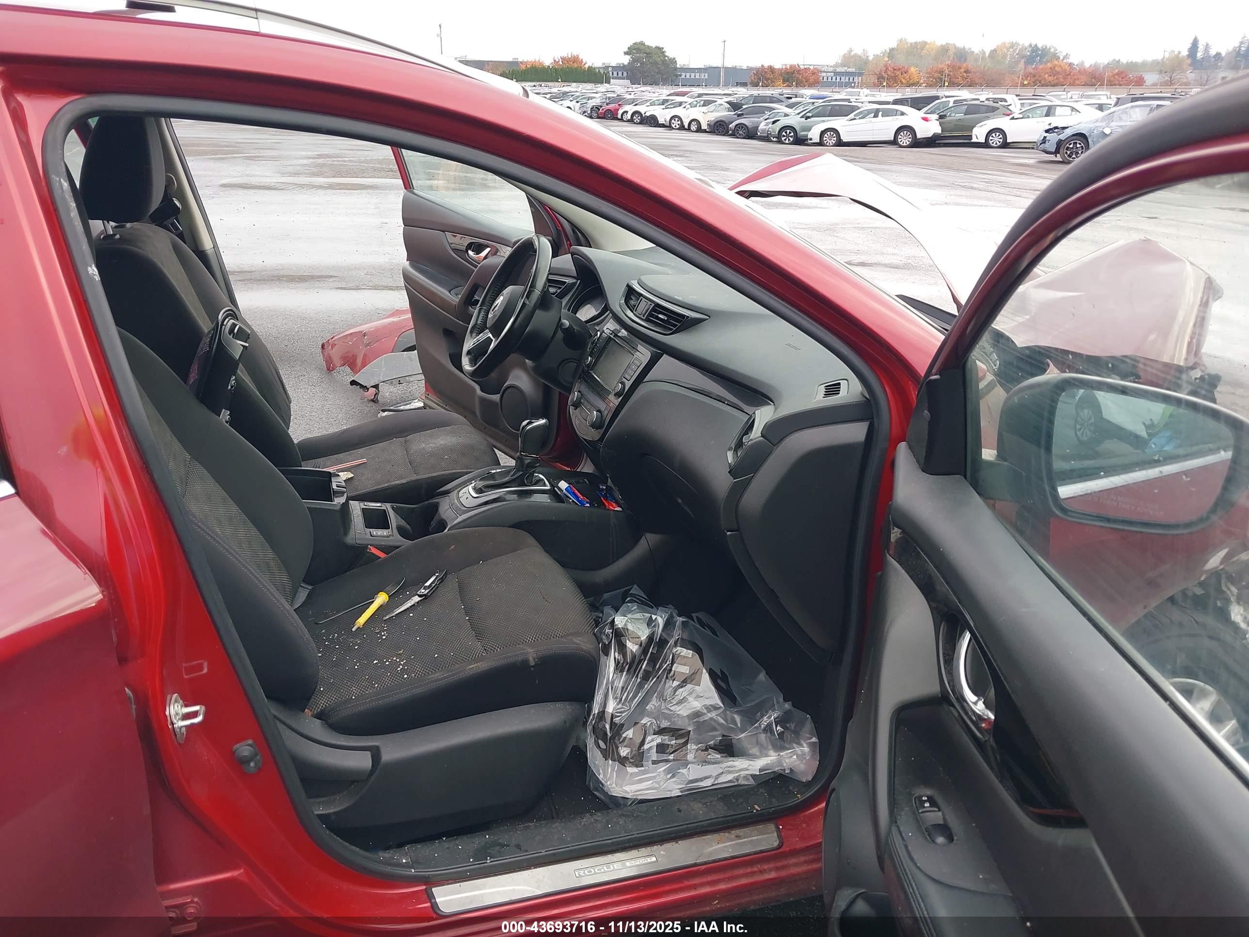 NISSAN ROGUE image 5