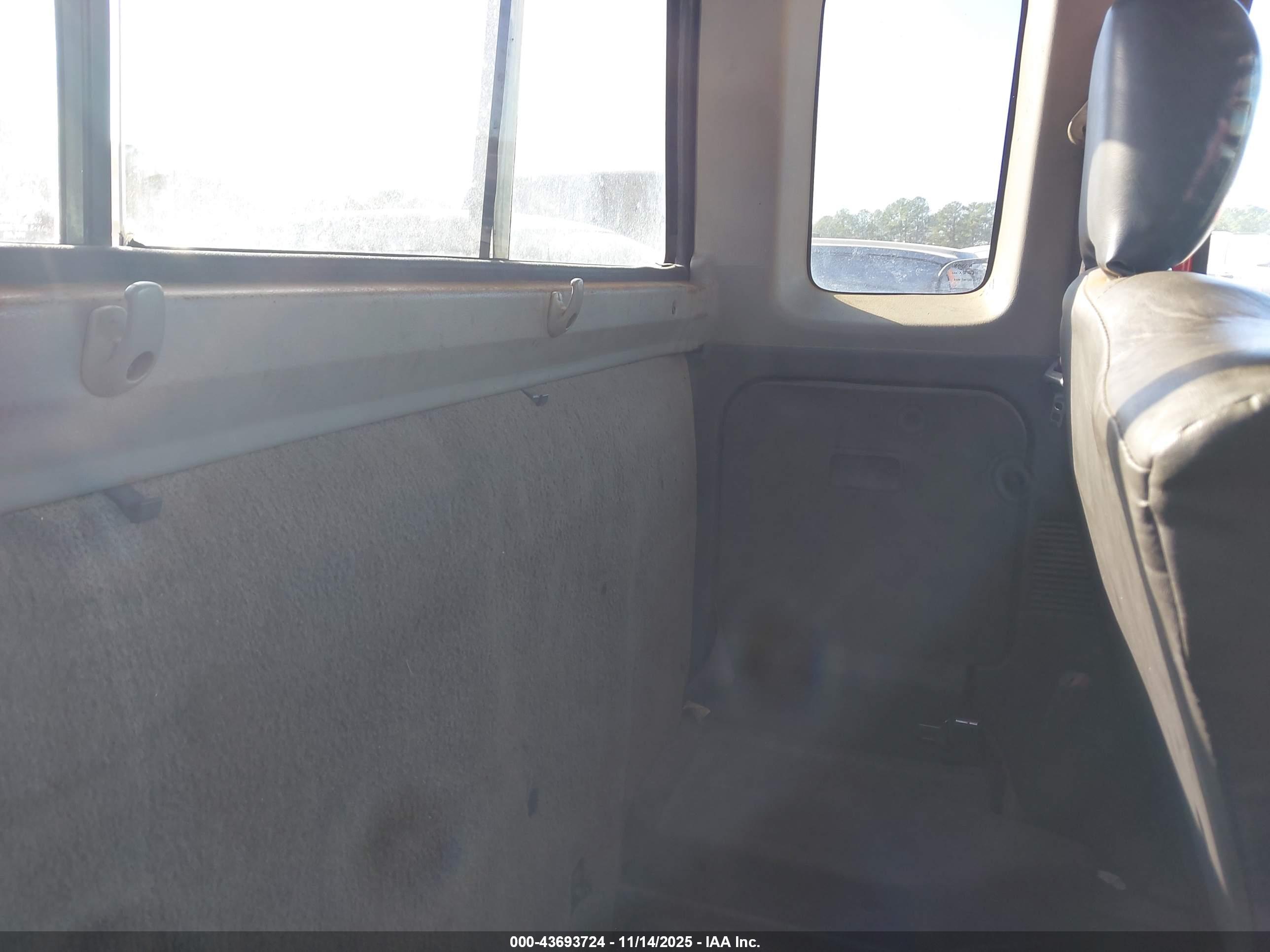 NISSAN FRONTIER image 8