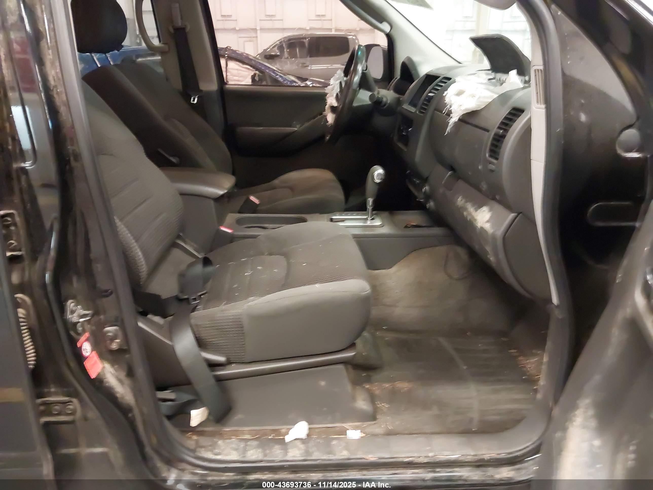 NISSAN FRONTIER image 5