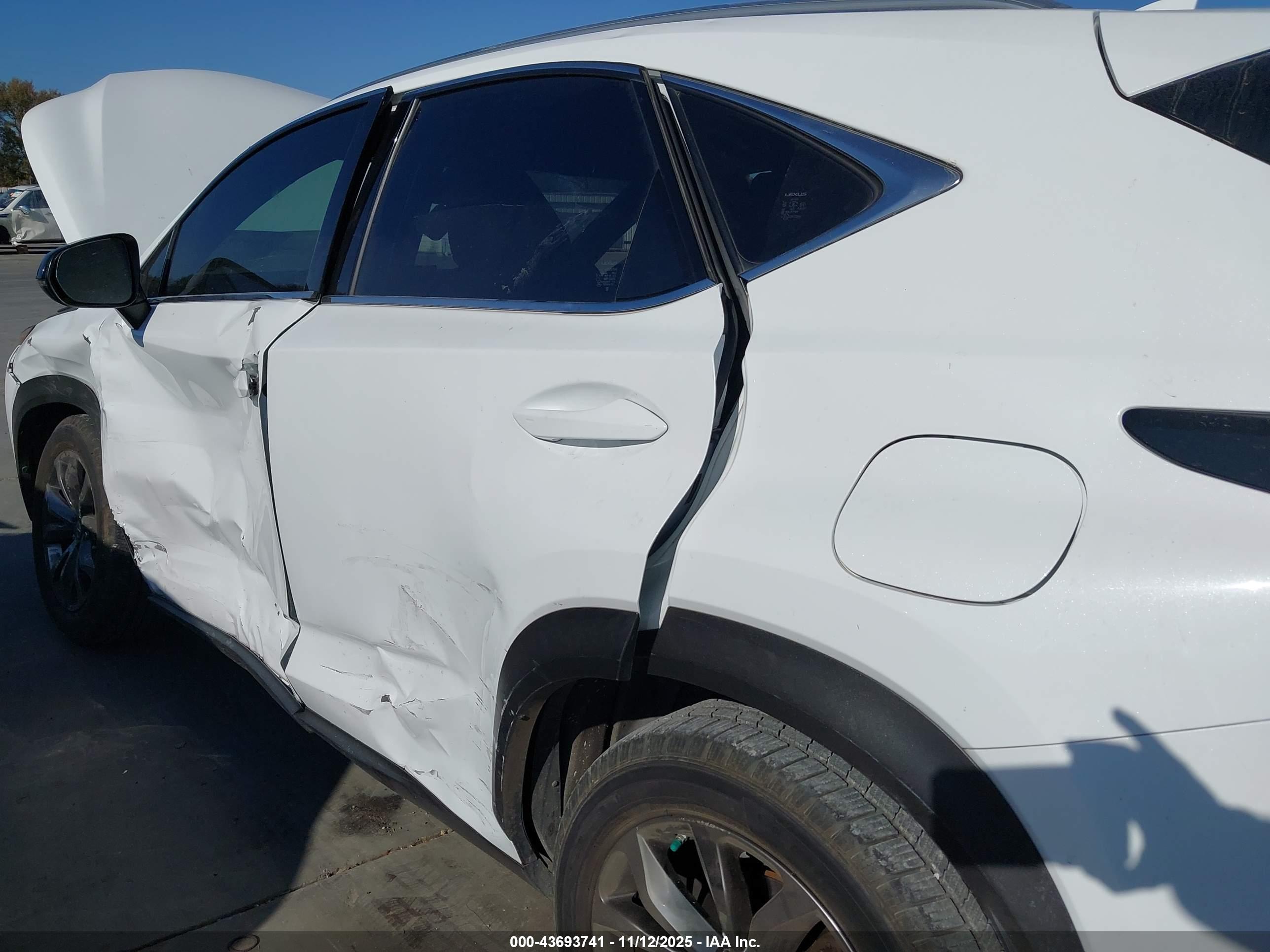 LEXUS NX image 6