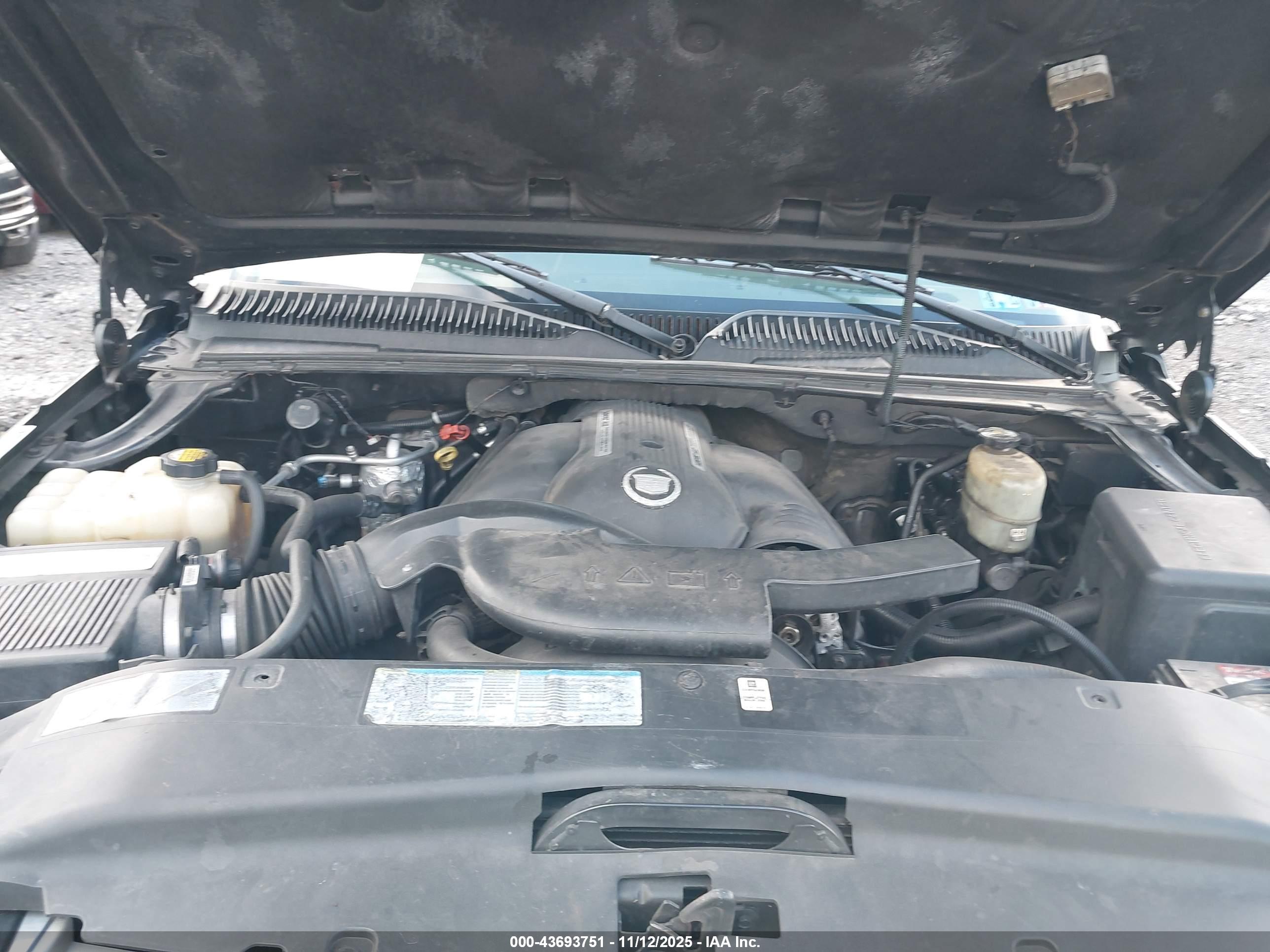 CADILLAC ESCALADE image 10