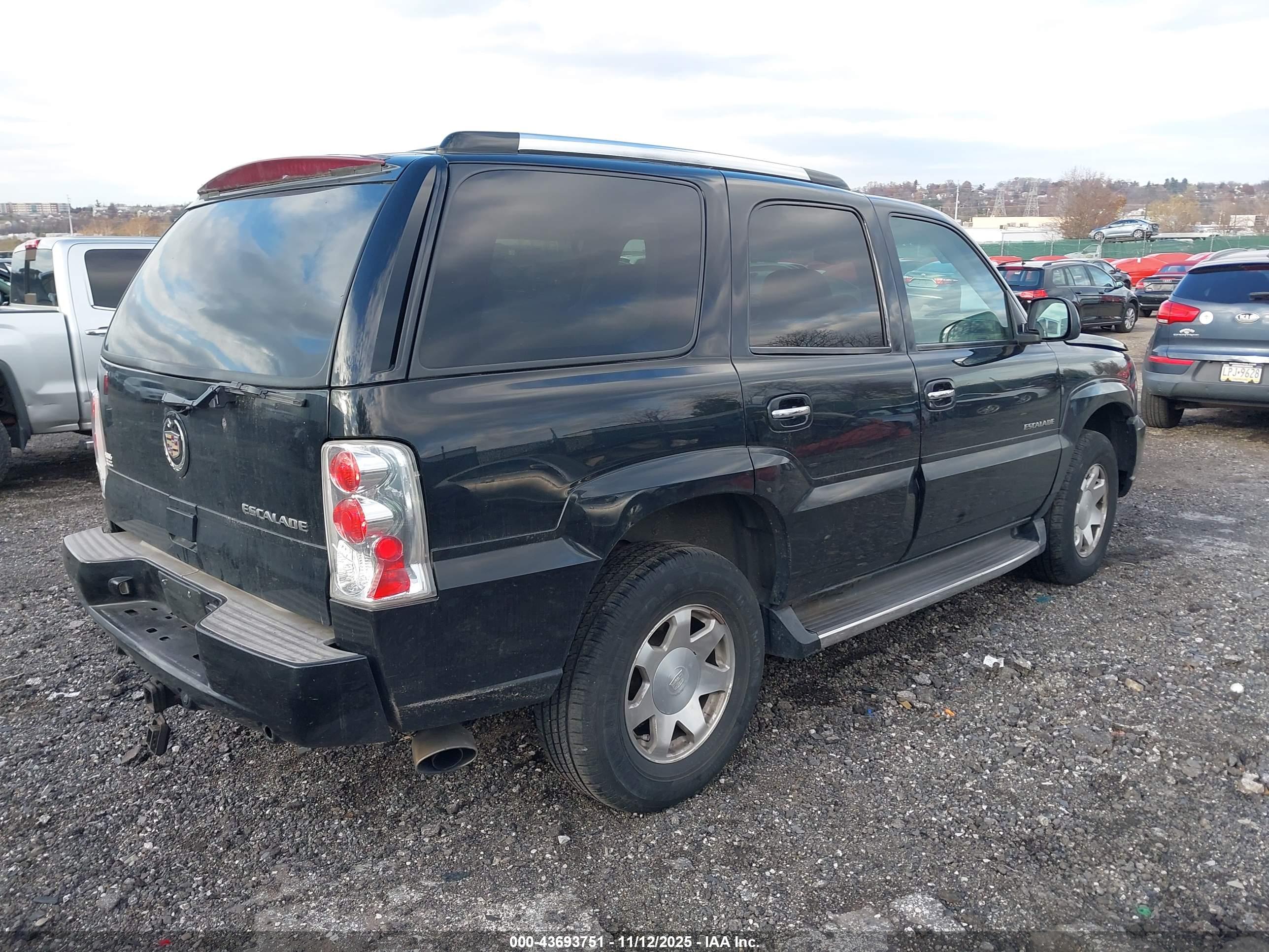 CADILLAC ESCALADE image 4